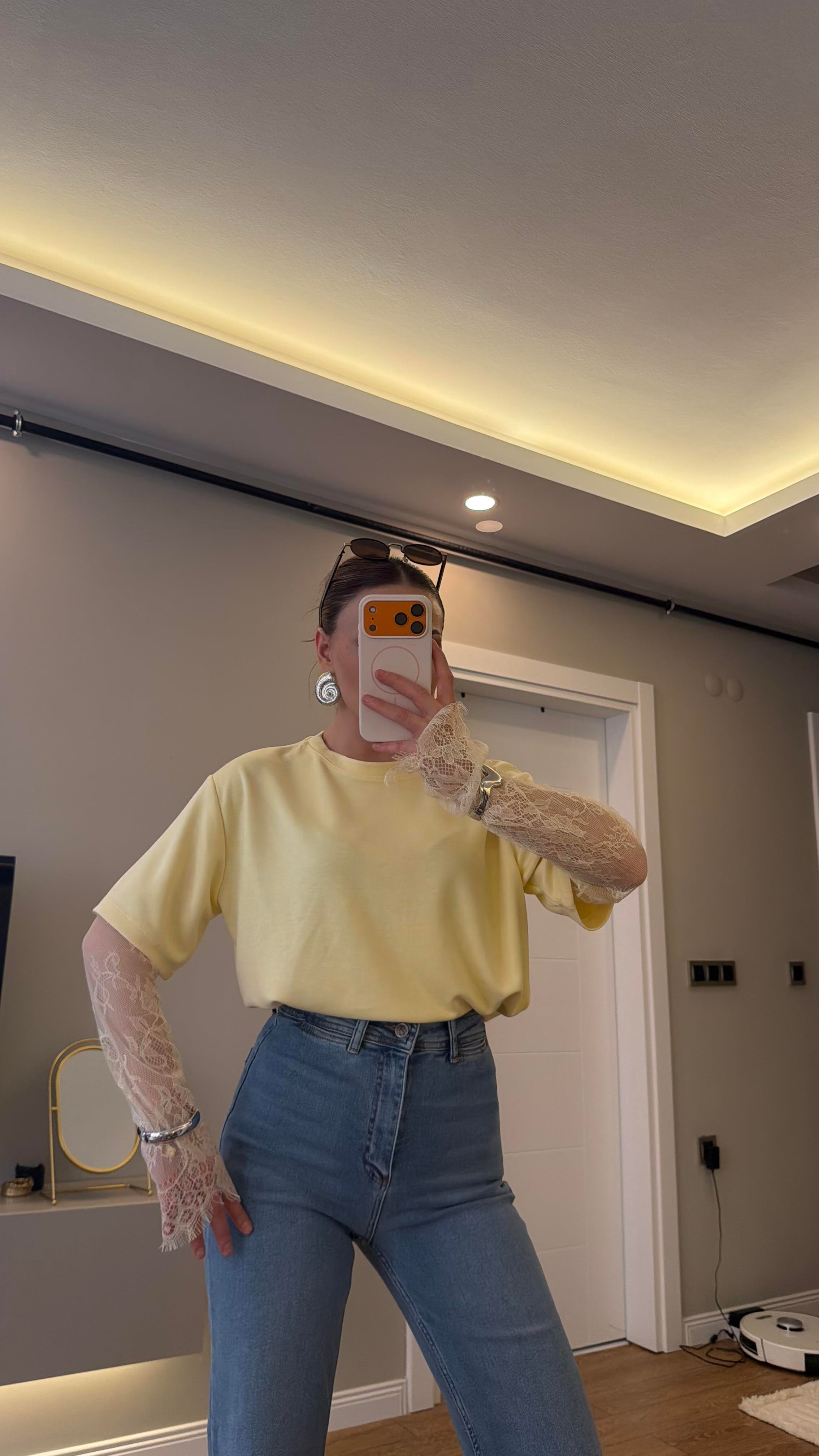 KOLLARI DANTELLİ MODAL BLUZ SARI