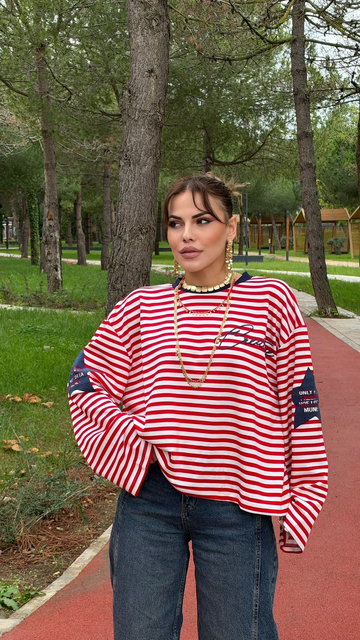 Kolları Yıldız Detaylı Çizgili Sweatshırt Kırmızı