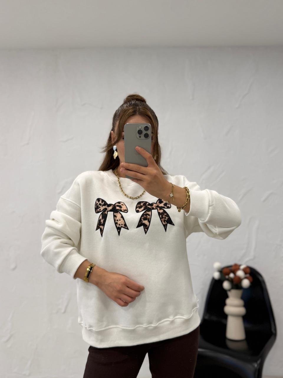 KURDELA DETAYLI SWEATSHIRT BEYAZ