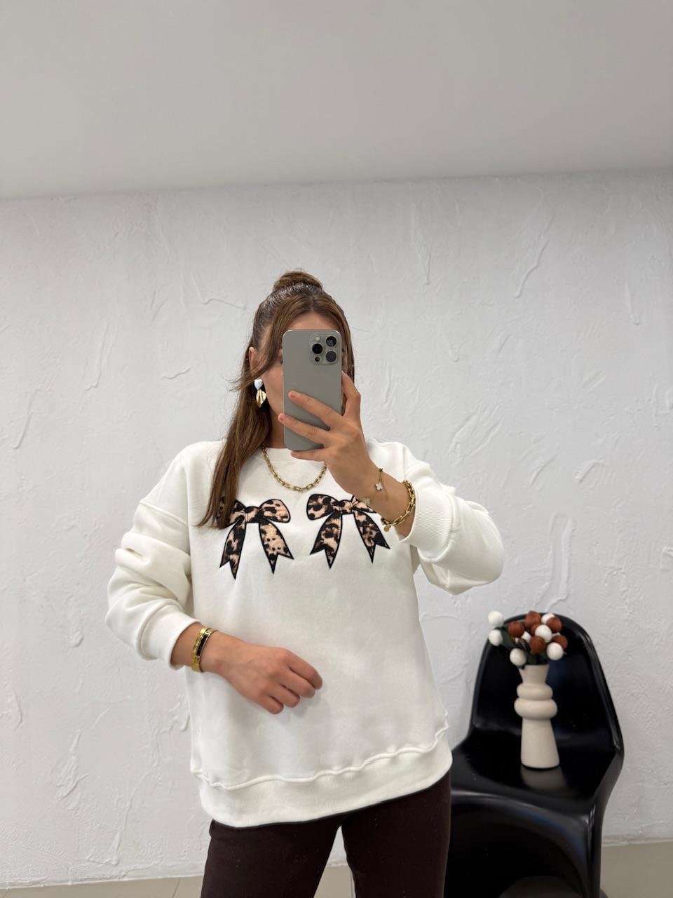KURDELA DETAYLI SWEATSHIRT BEYAZ