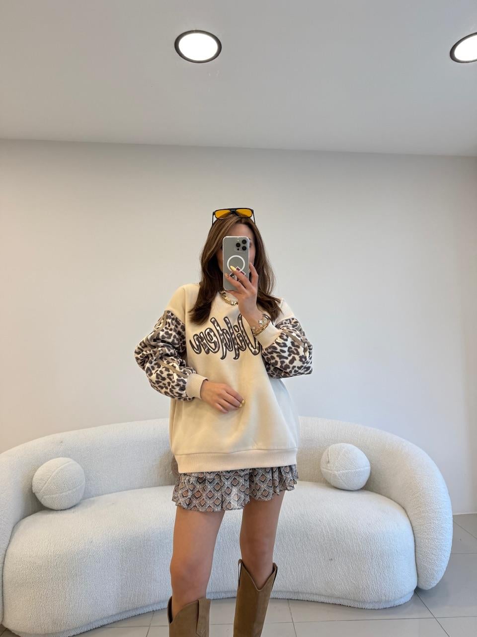 LEOPAR DESENLİ ÖNÜ YAZILI SWEATSHIRT