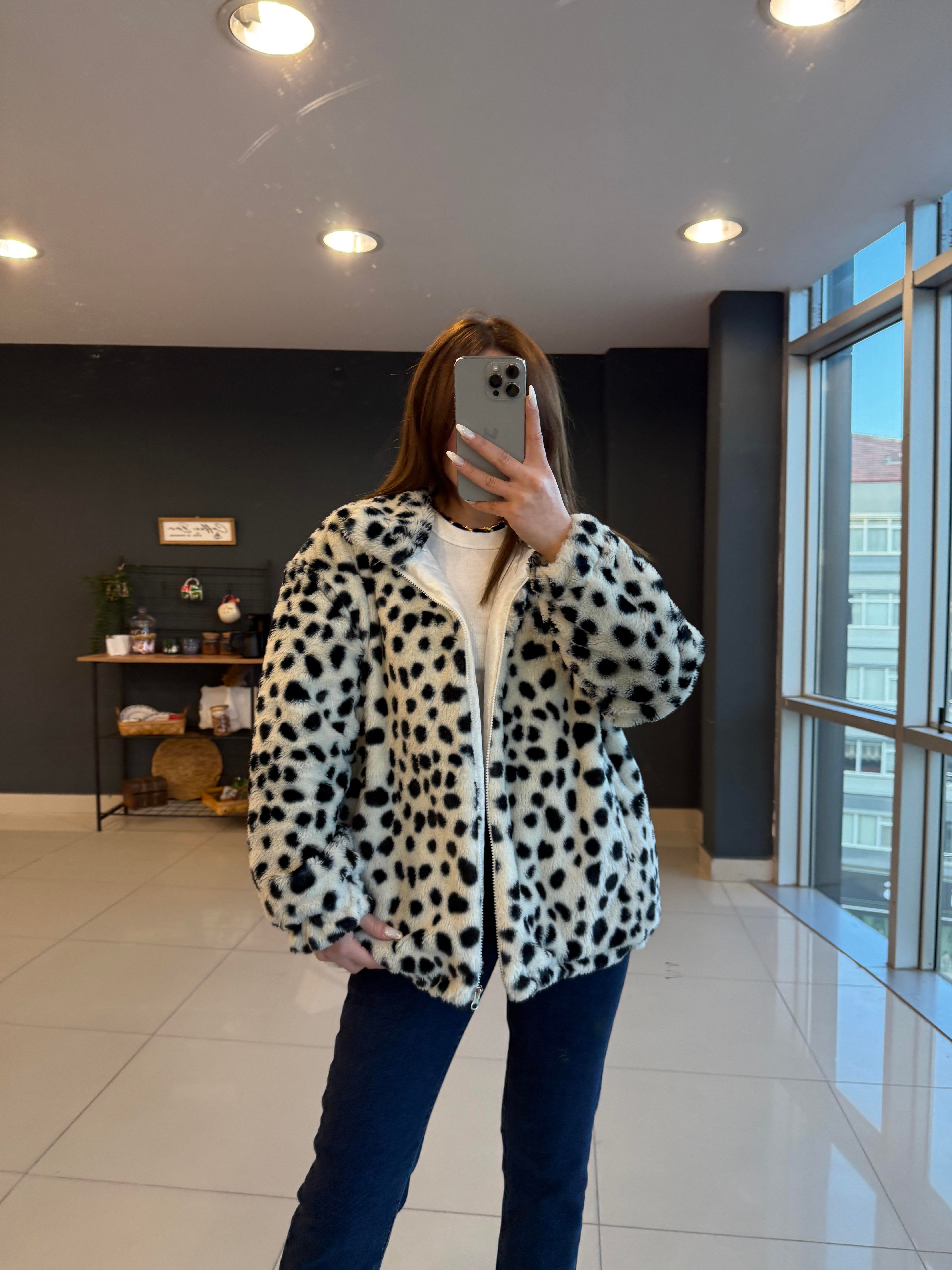 LEOPAR DESENLİ PELUŞ MONT