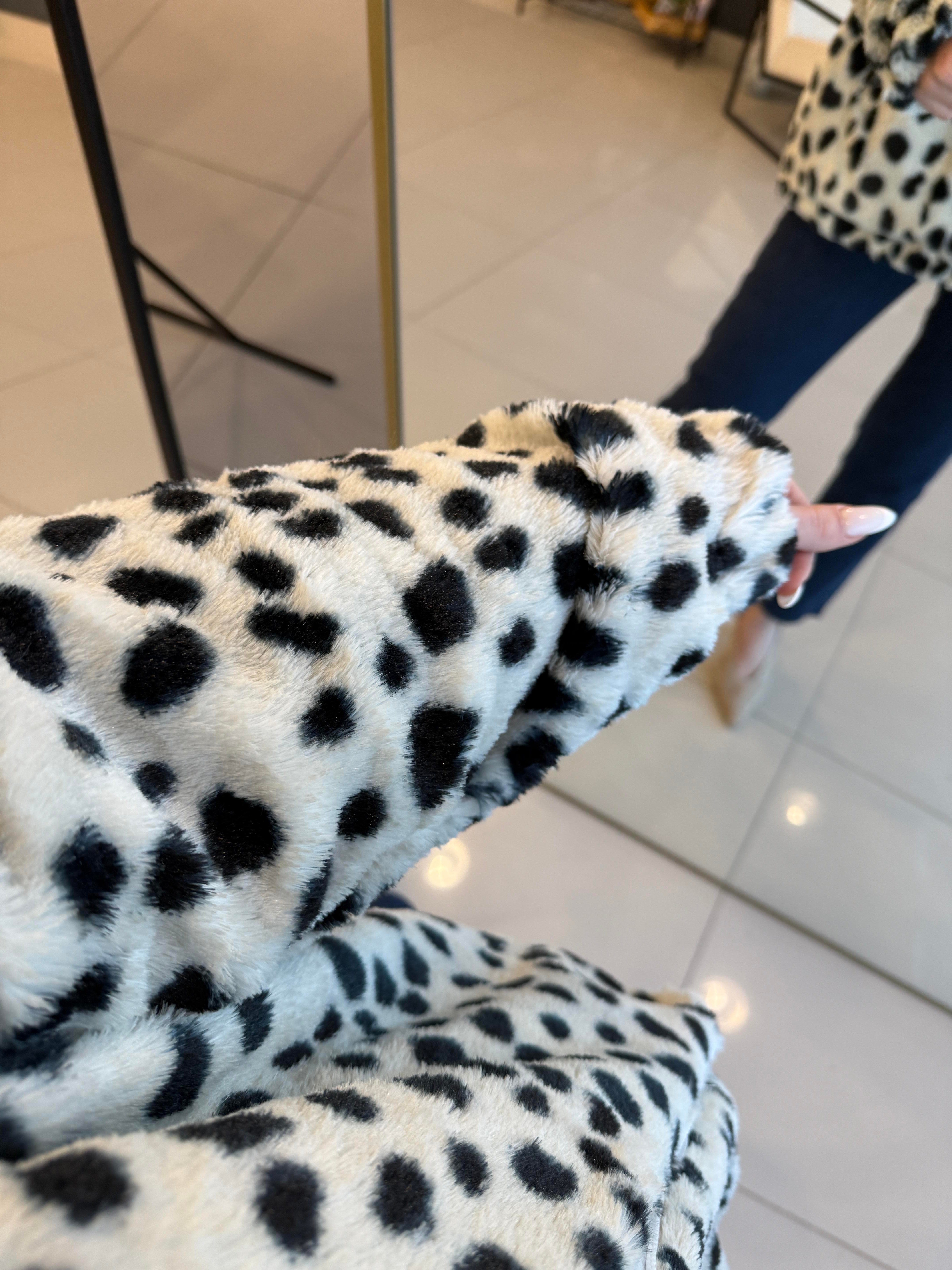 LEOPAR DESENLİ PELUŞ MONT