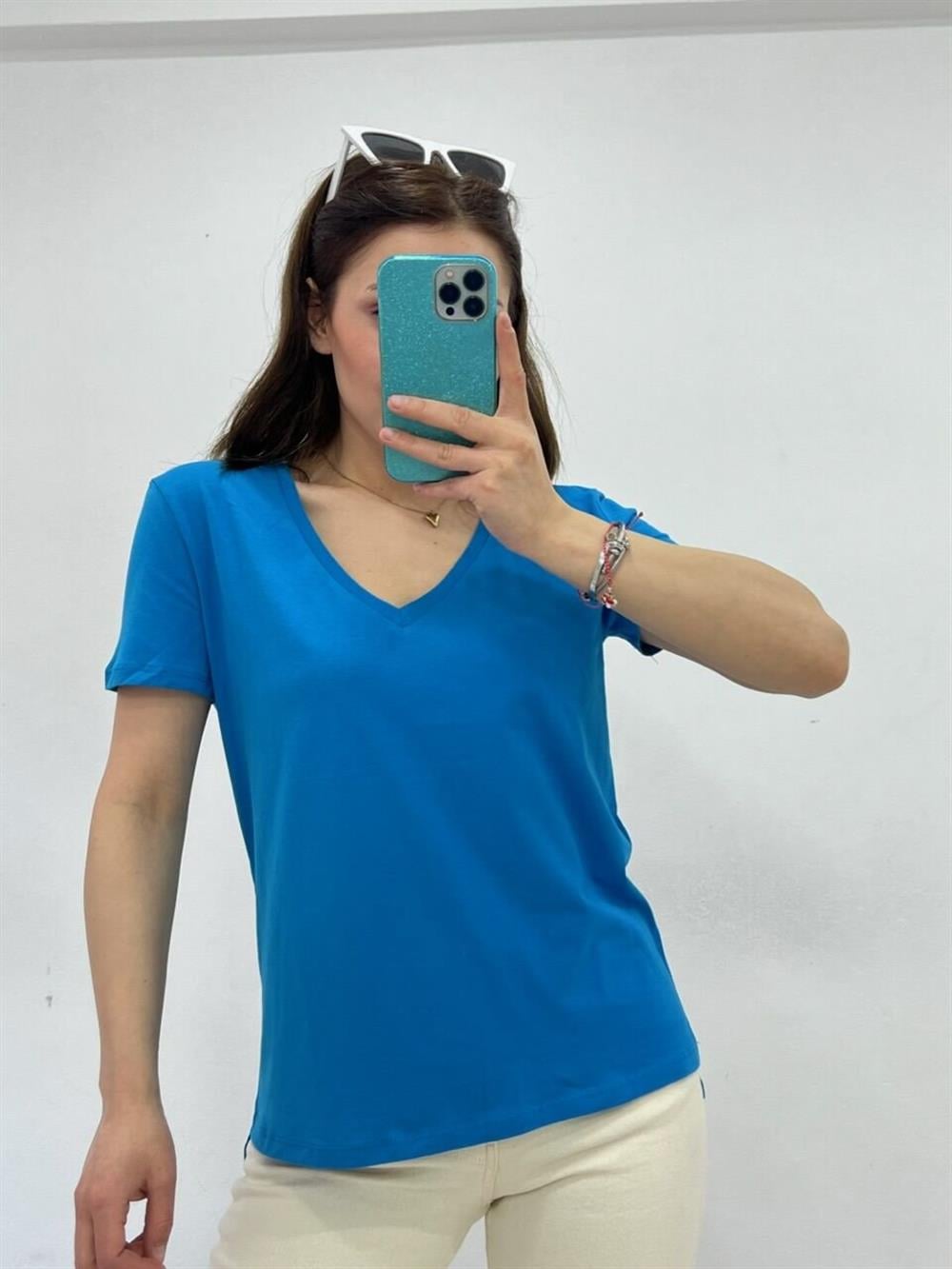 MAVİ DİLVİN V YAKA BASİC TSHİRT