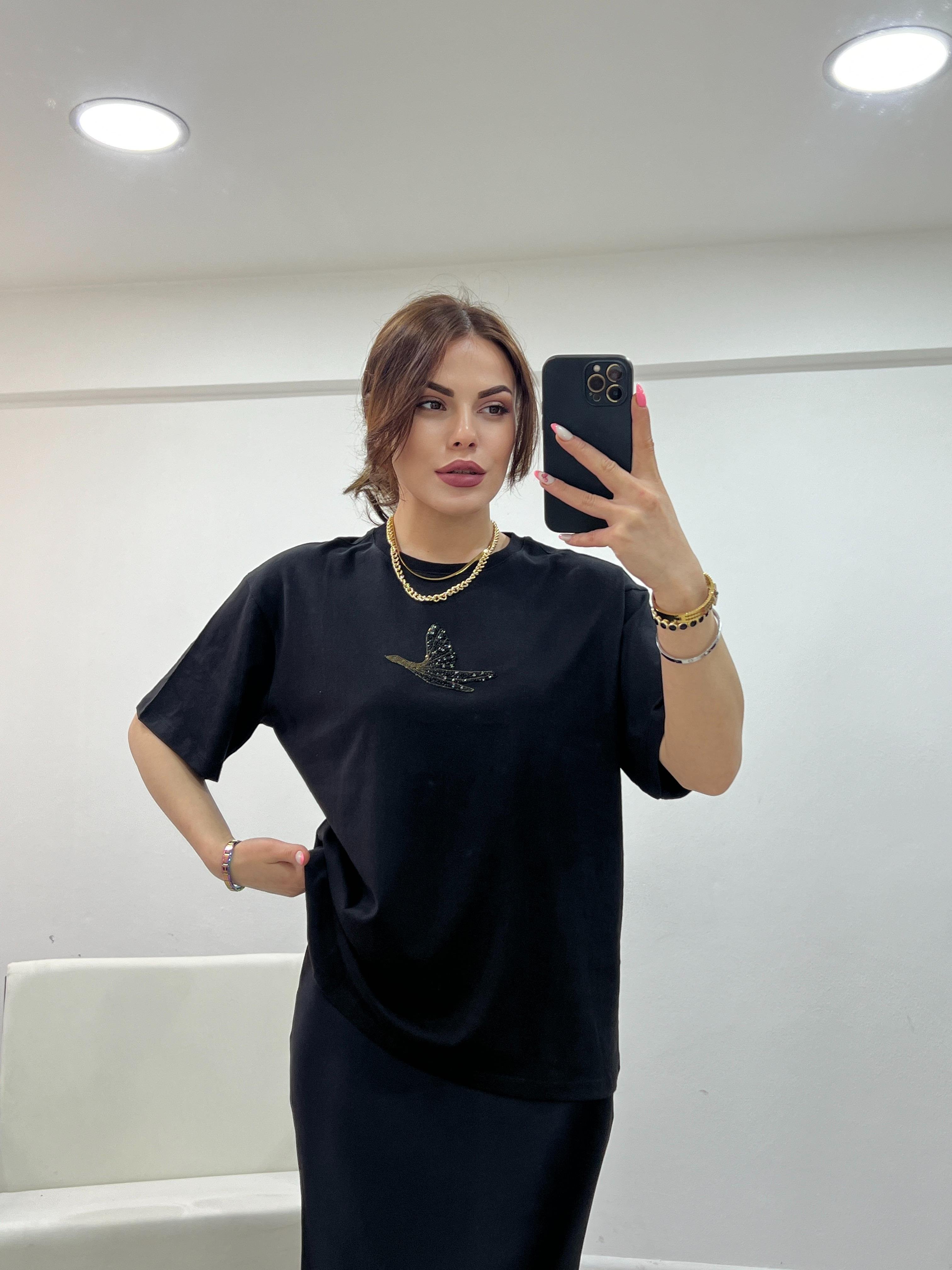 O.MARKA GOLD TAŞLI  SİYAH TSHİRT