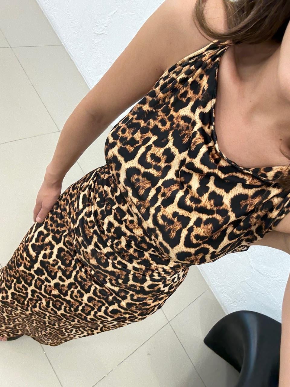 OMUZLARI DÖNÜK LEOPAR ELBİSE