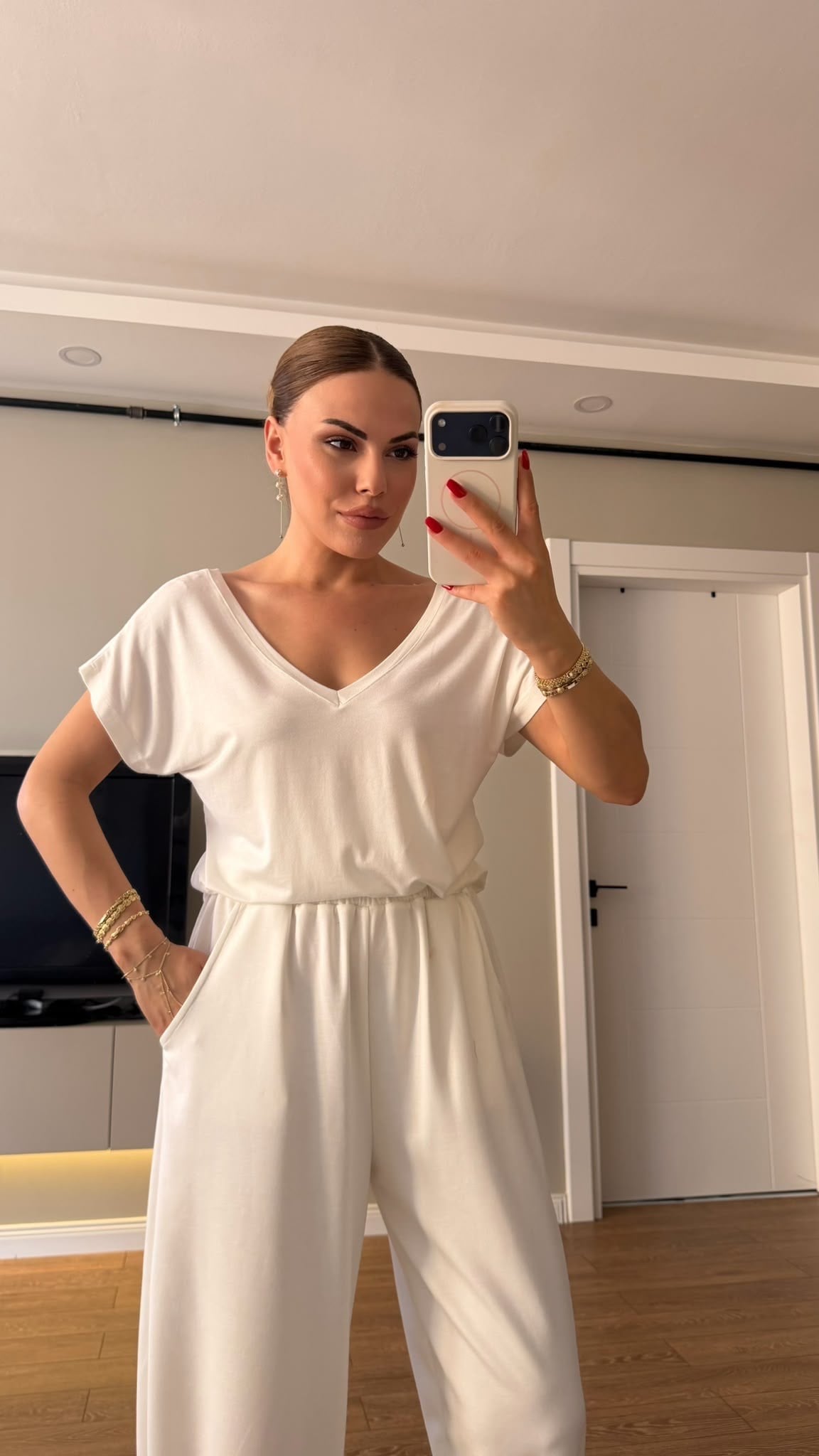Ön Arka V Yaka Basic Tshırt Beyaz