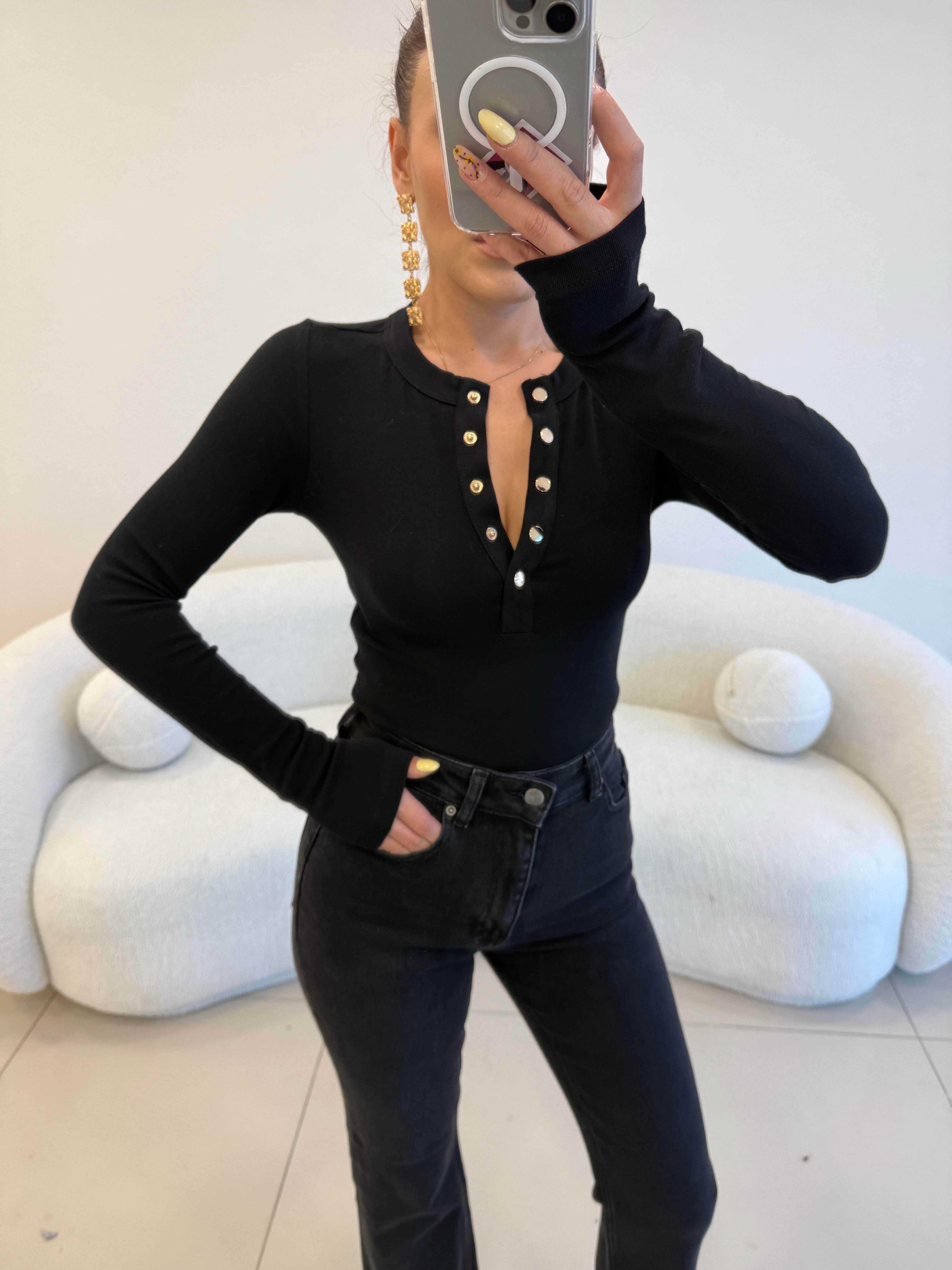 ÖNÜ ÇITÇIT DETAYLI BLUZ SİYAH