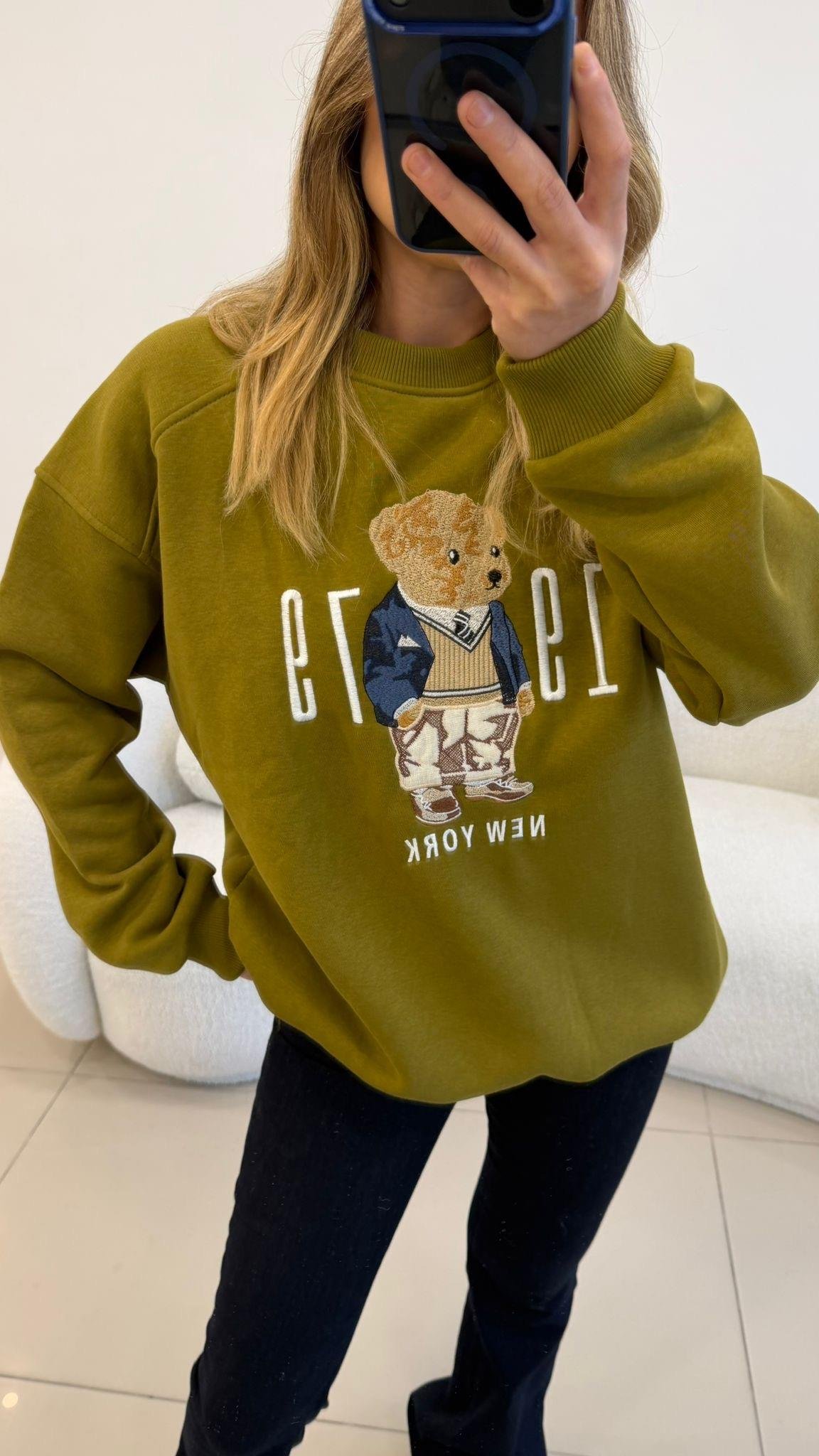 ÖNÜ RAKAM VE AYICIKLI ŞARDONLU  SWEAT YEŞİL