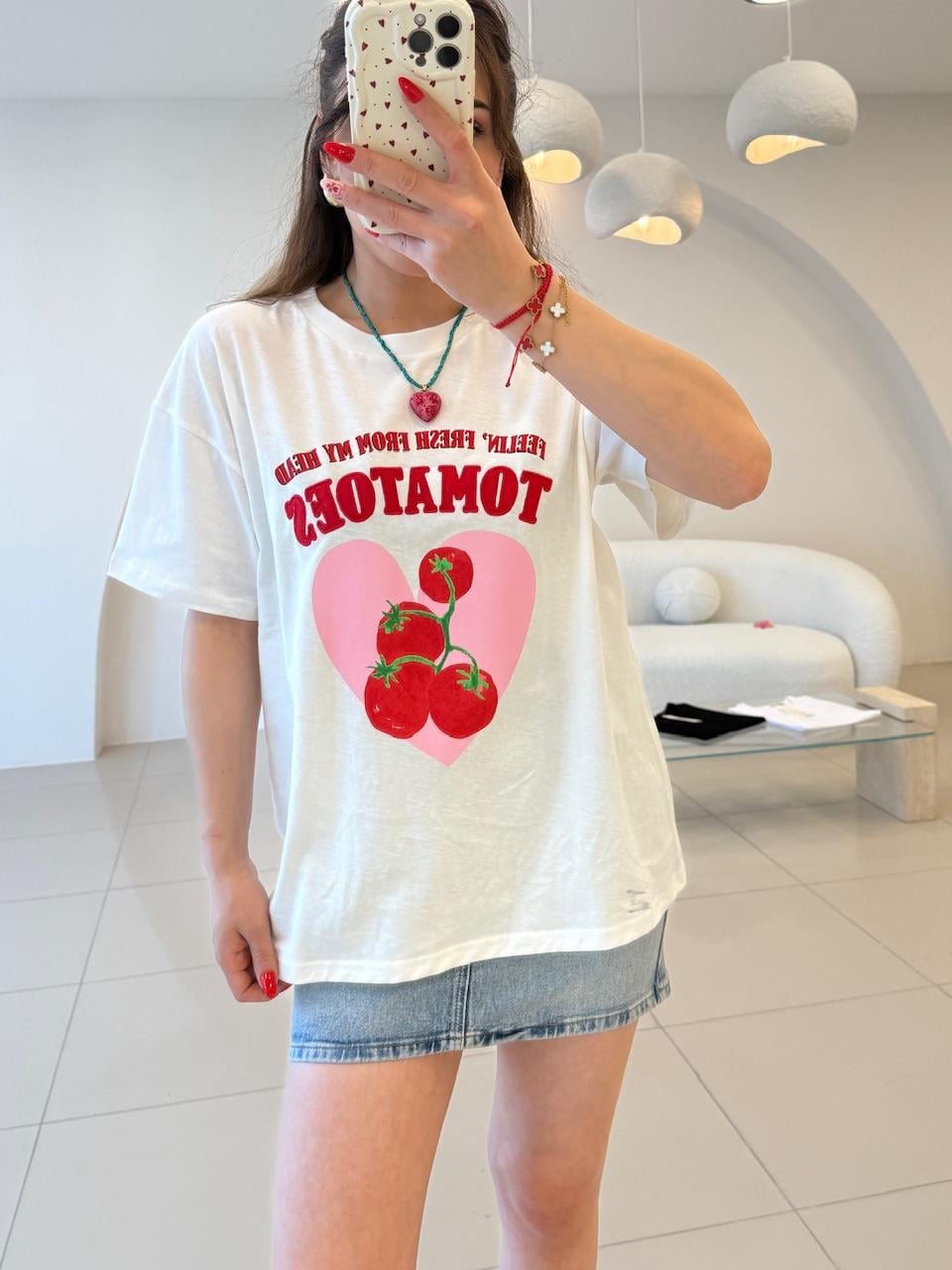ÖNÜ TOMATOES YAZILI TSHIRT