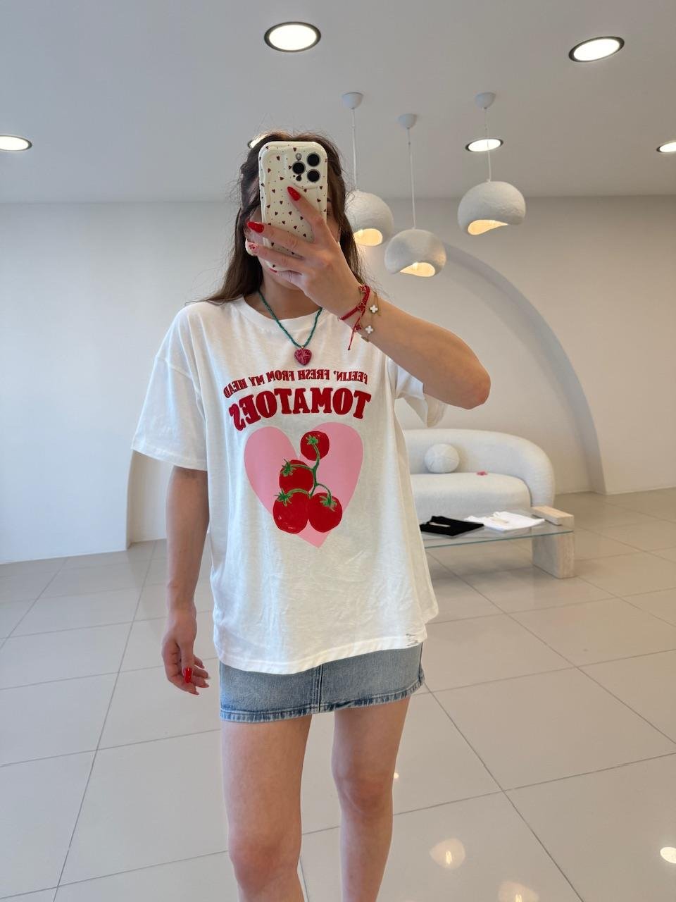ÖNÜ TOMATOES YAZILI TSHIRT