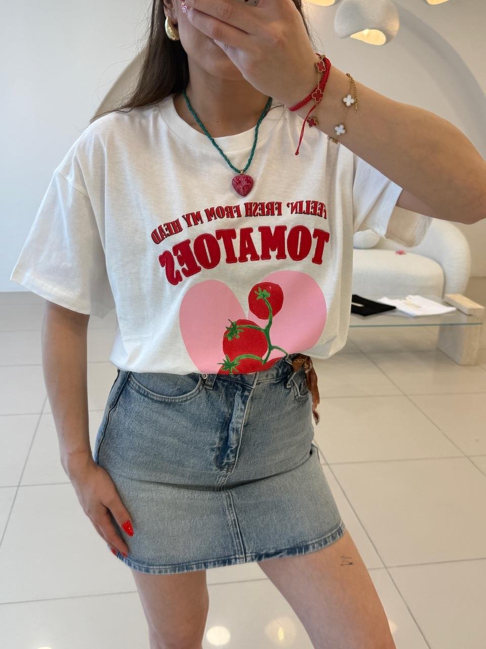 ÖNÜ TOMATOES YAZILI TSHIRT