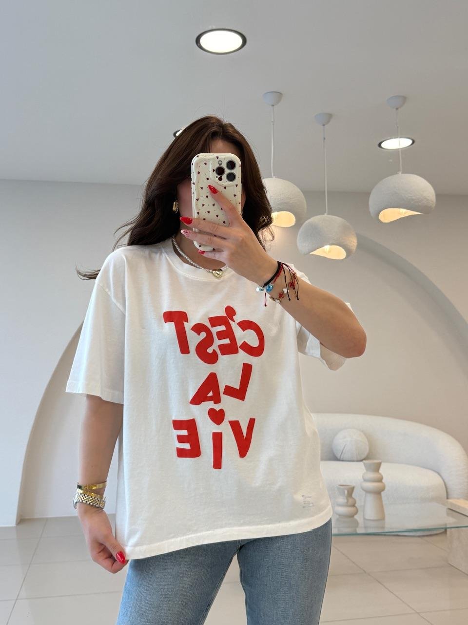 ÖNÜ YAZILI TSHIRT