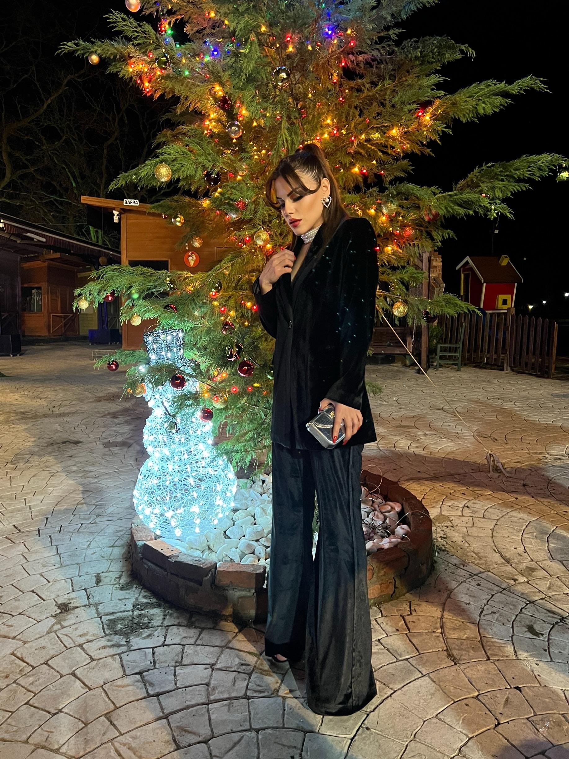 ÖZEL SERİ KADİFE TAKIM SİYAH