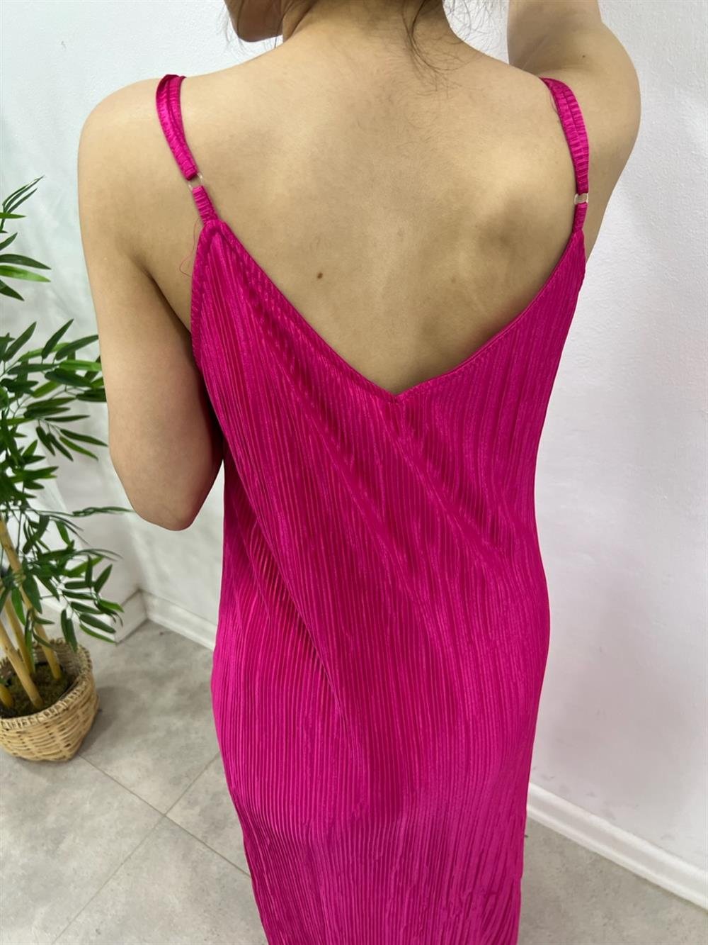 PİLİSELİ ELBİSE PEMBE