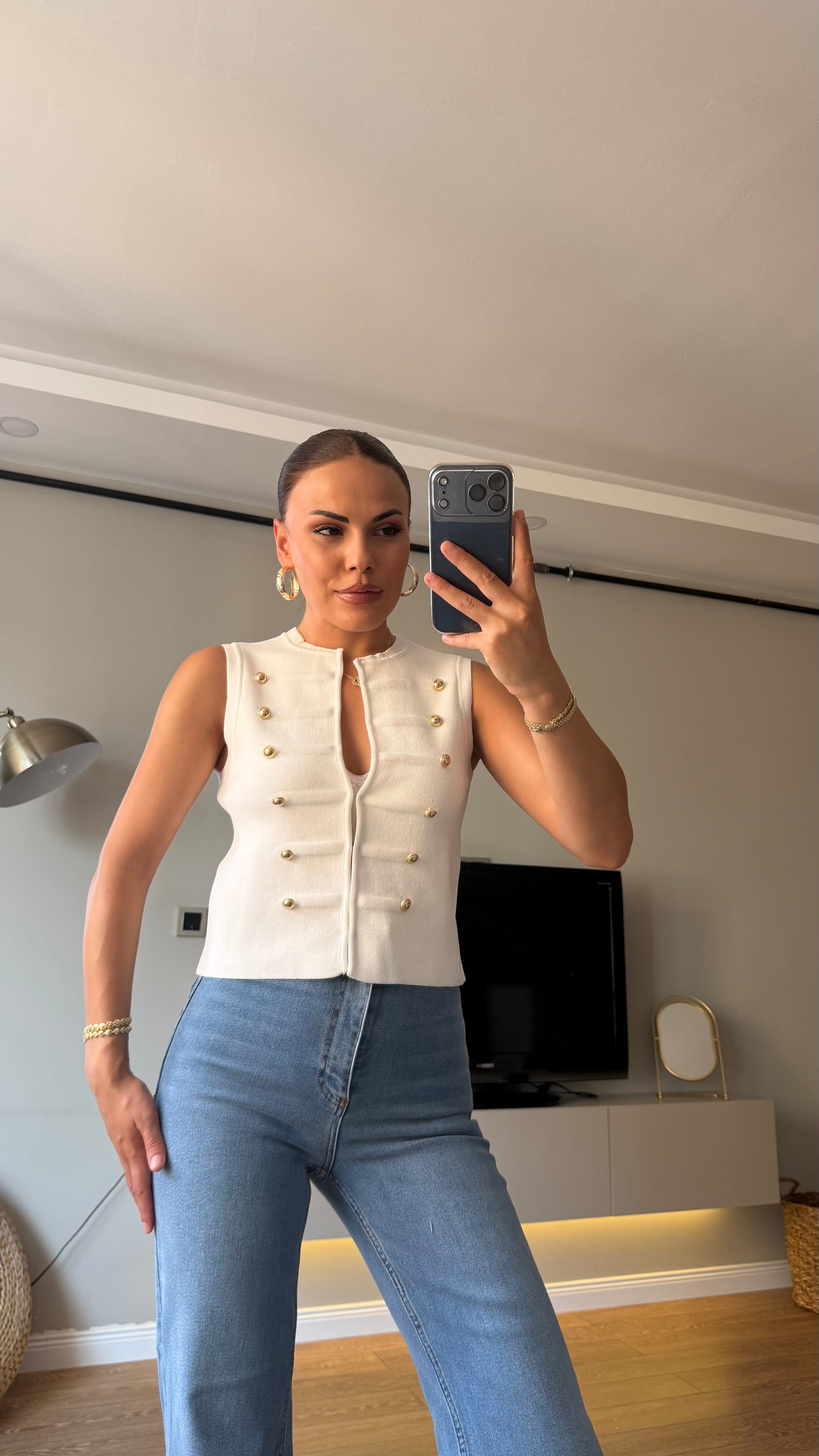 Premium Seri Düğmeli Yelek Bluz Beyaz
