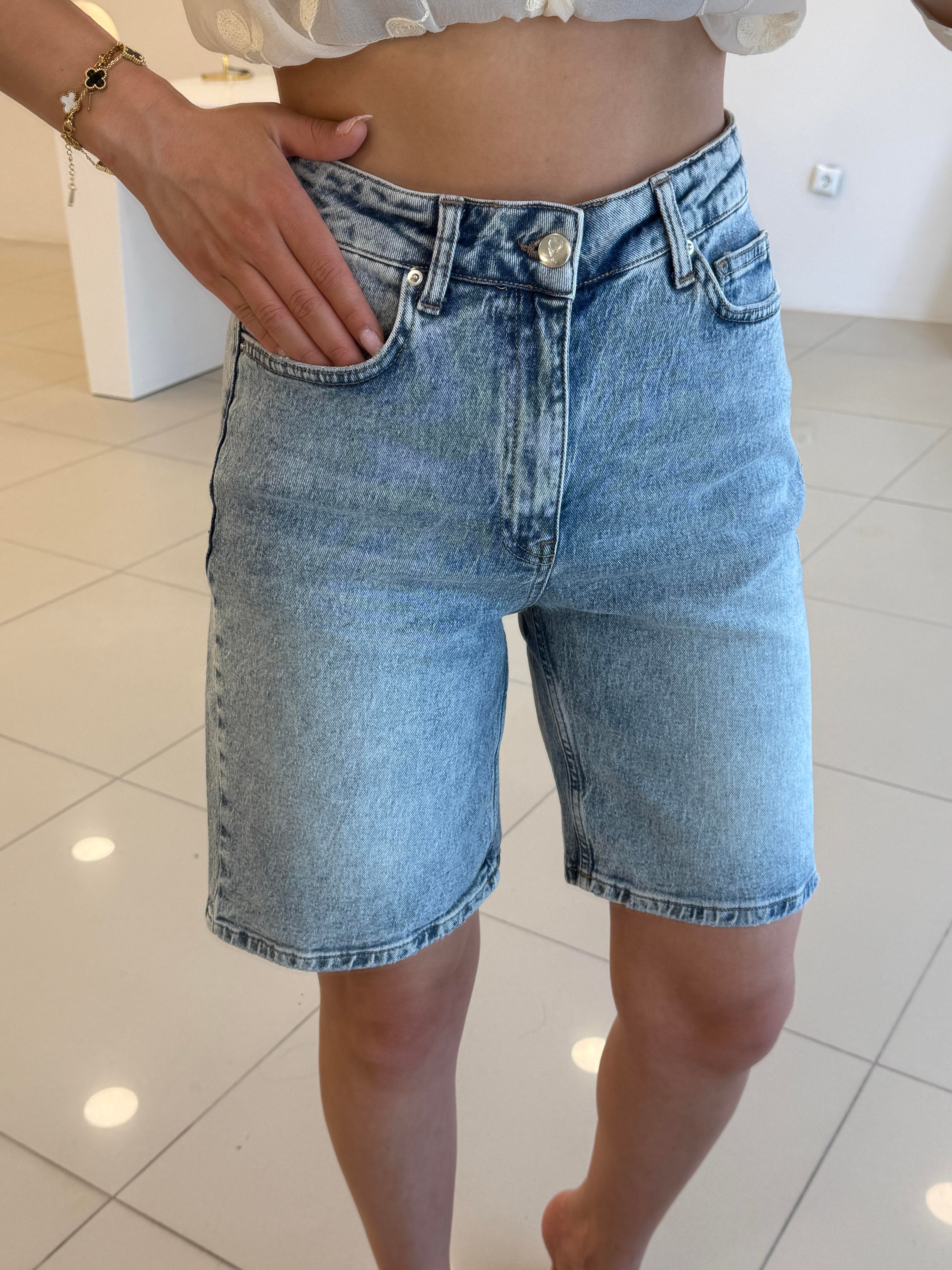 ŞEHİR BOY DENİM ŞORT BUZ MAVİ