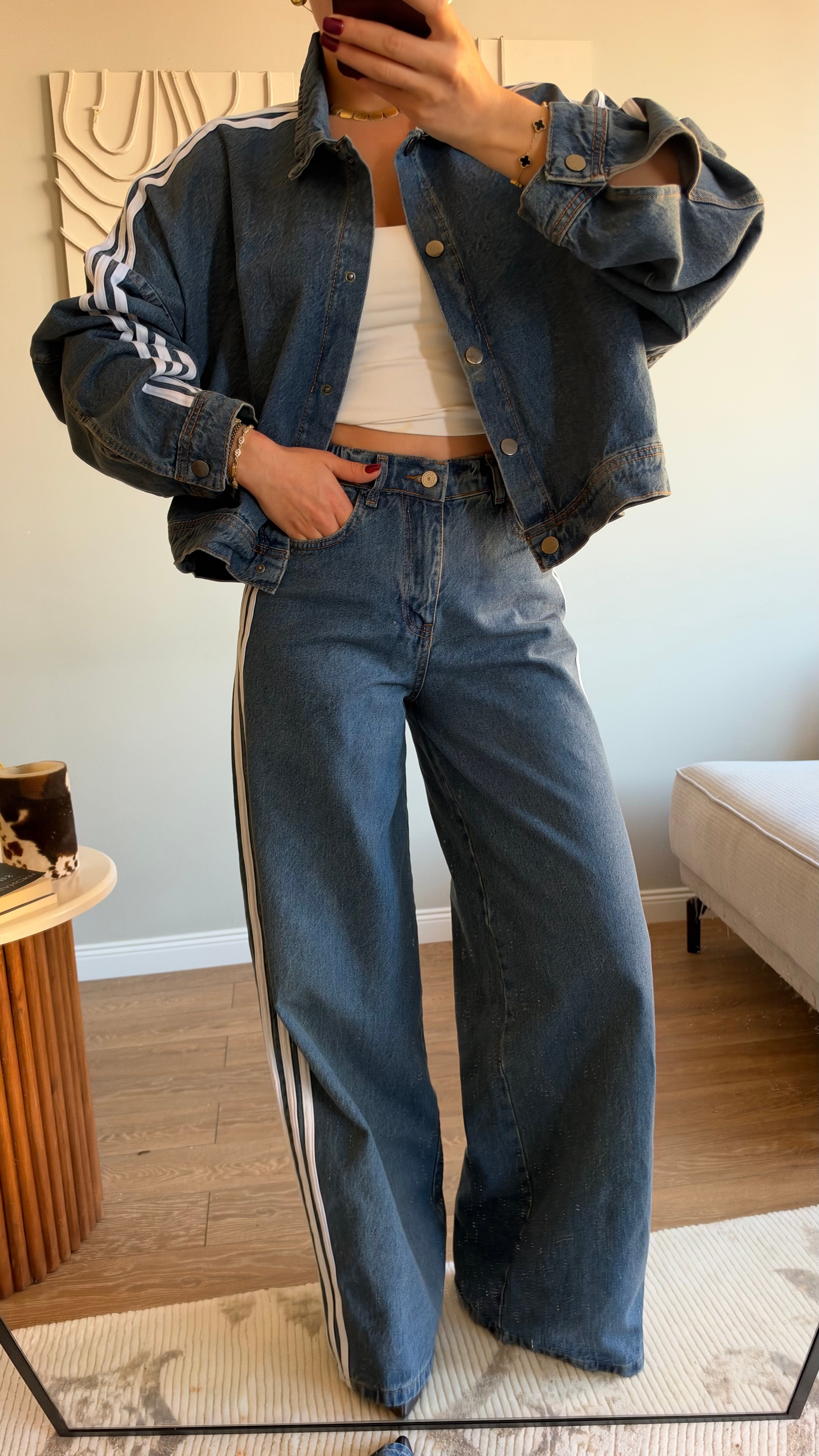 Şerit Detaylı Crop Denim Ceket ve Geniş Paça Takım
