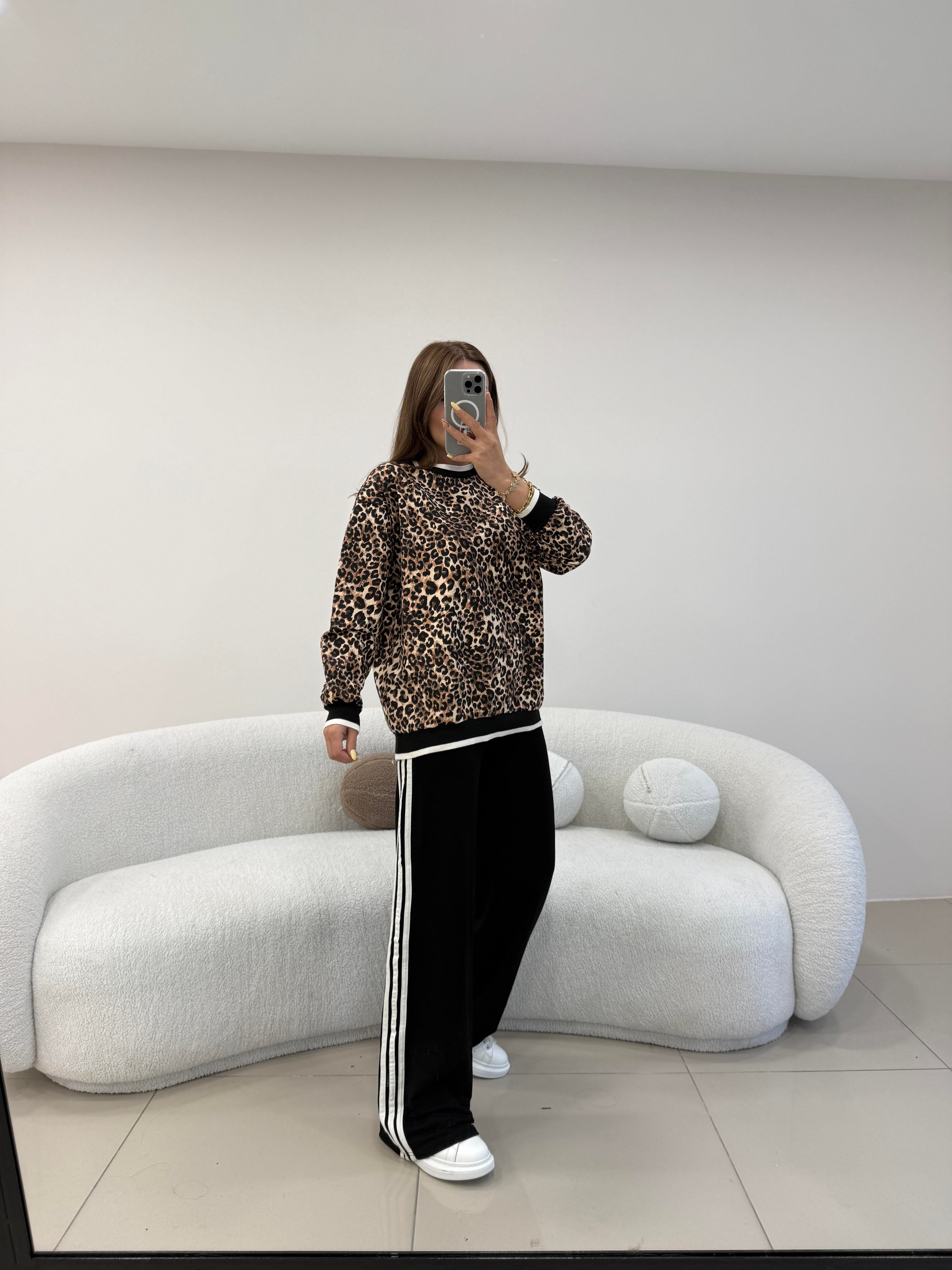ŞERİT DETAYLI LEOPAR EŞOFMAN TAKIM