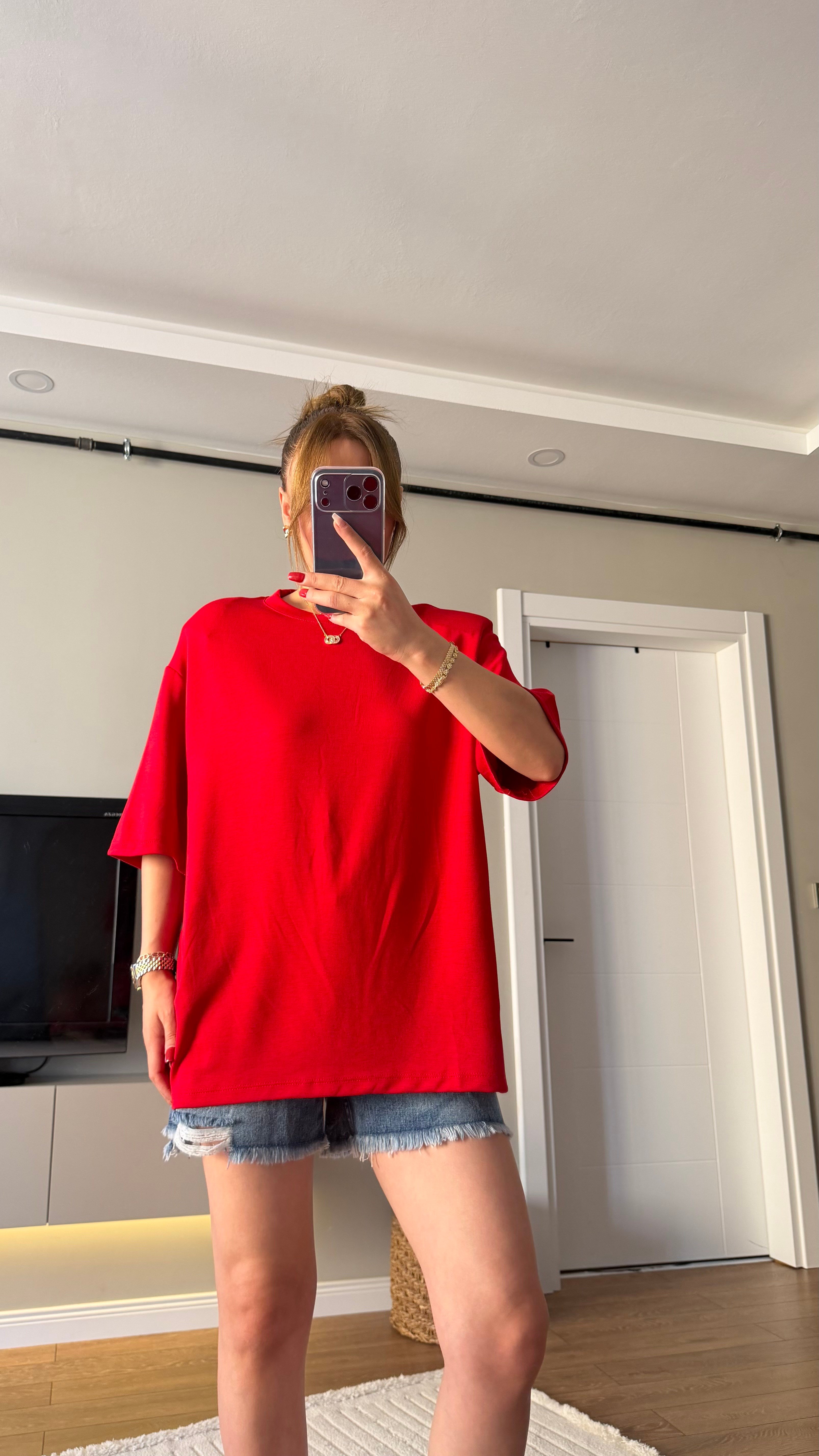 Sırt  Taş Kalp Nakışlı Vatkalı Tshirt Kırmızı