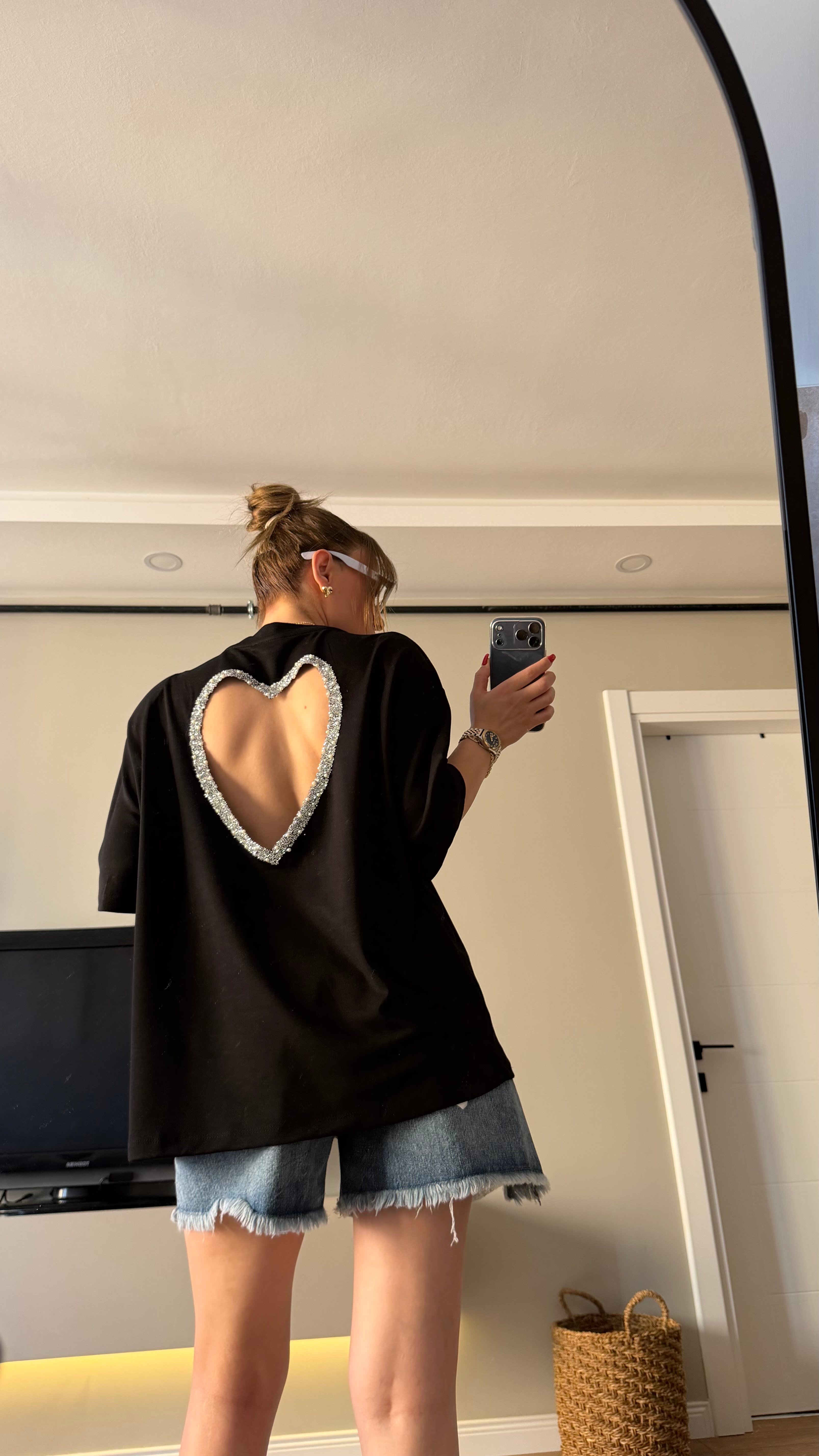 Sırt  Taş Kalp Nakışlı Vatkalı Tshirt Siyah