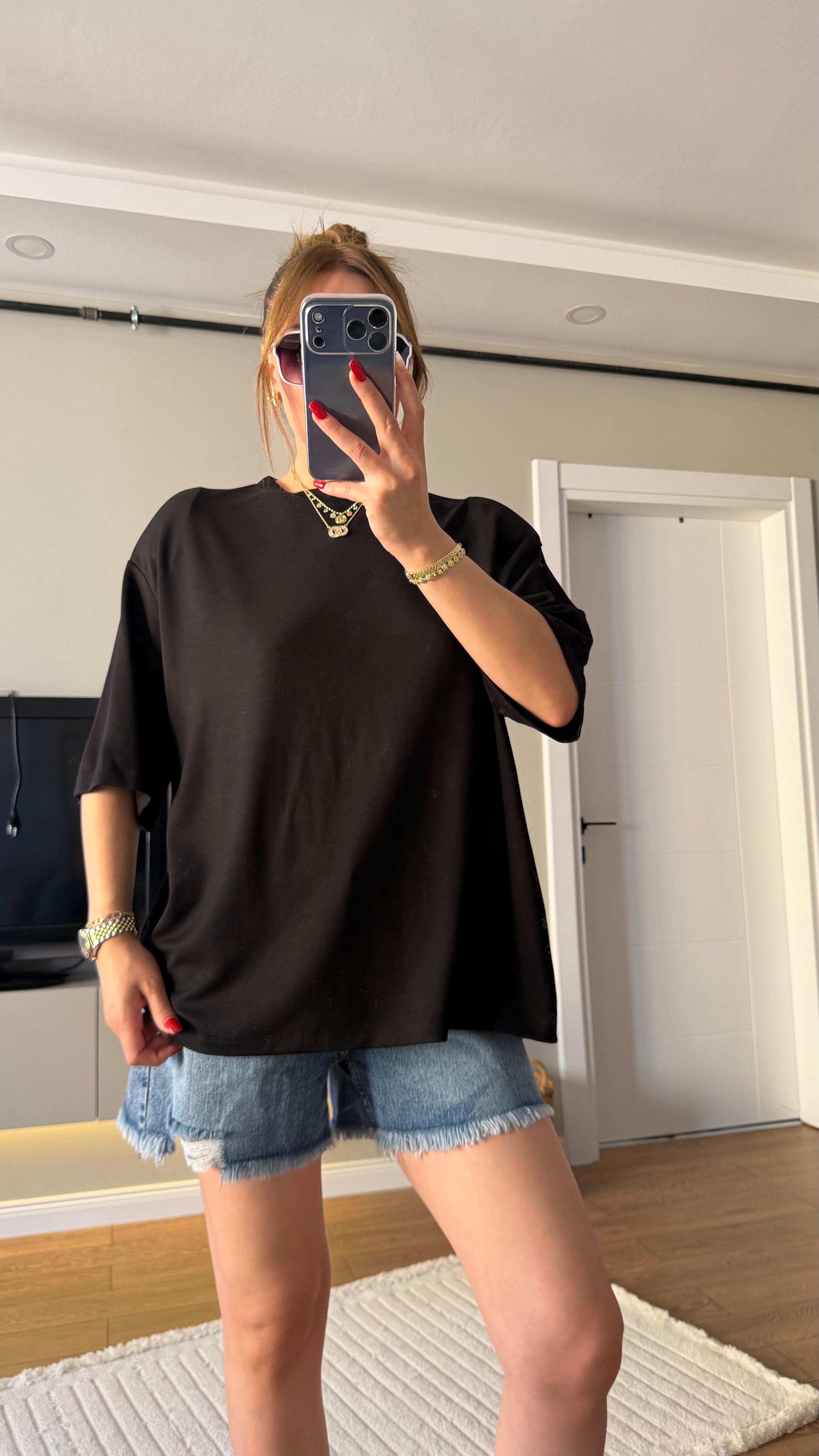 Sırt  Taş Kalp Nakışlı Vatkalı Tshirt Siyah