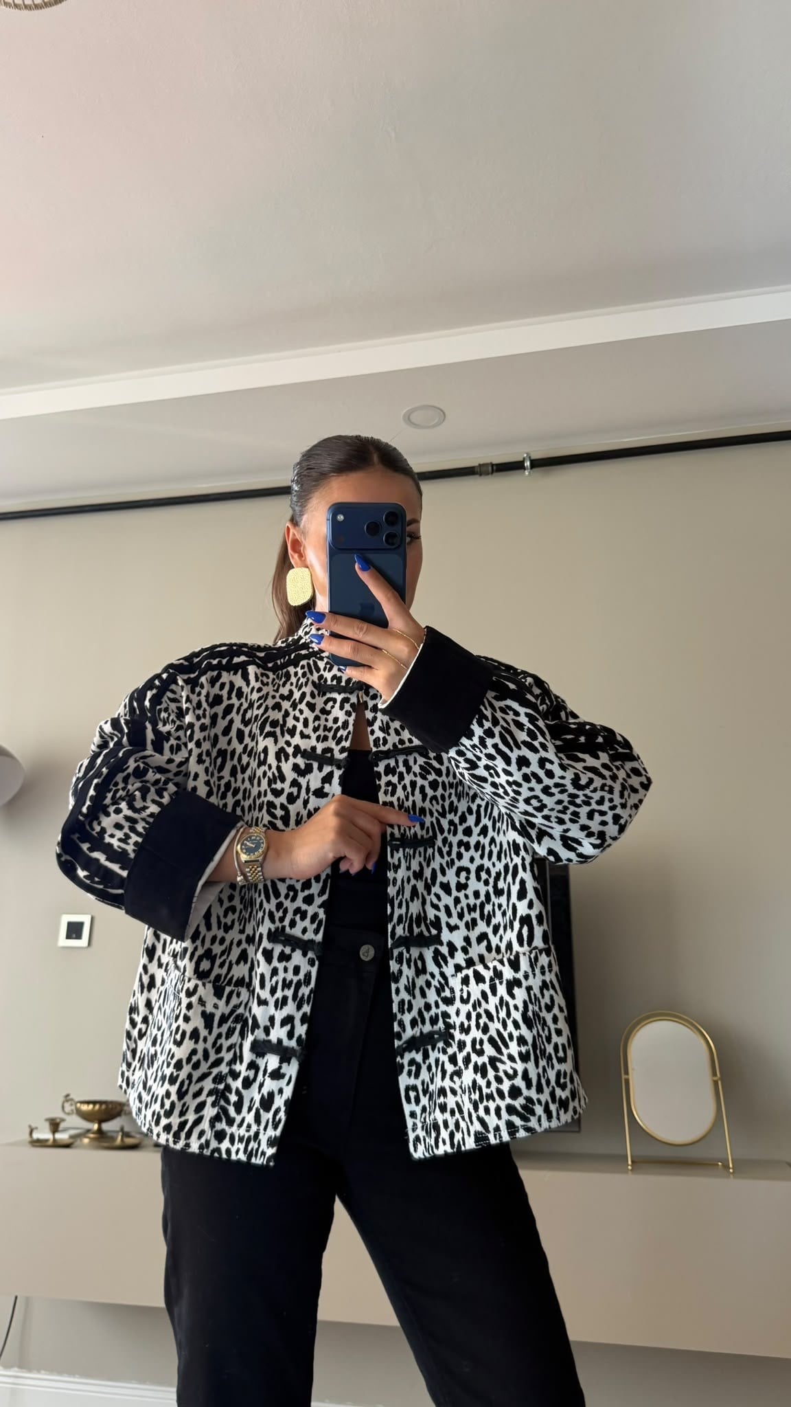 Siyah Beyaz Leopar Desenli şerit Detaylı Hakim Yaka Ceket