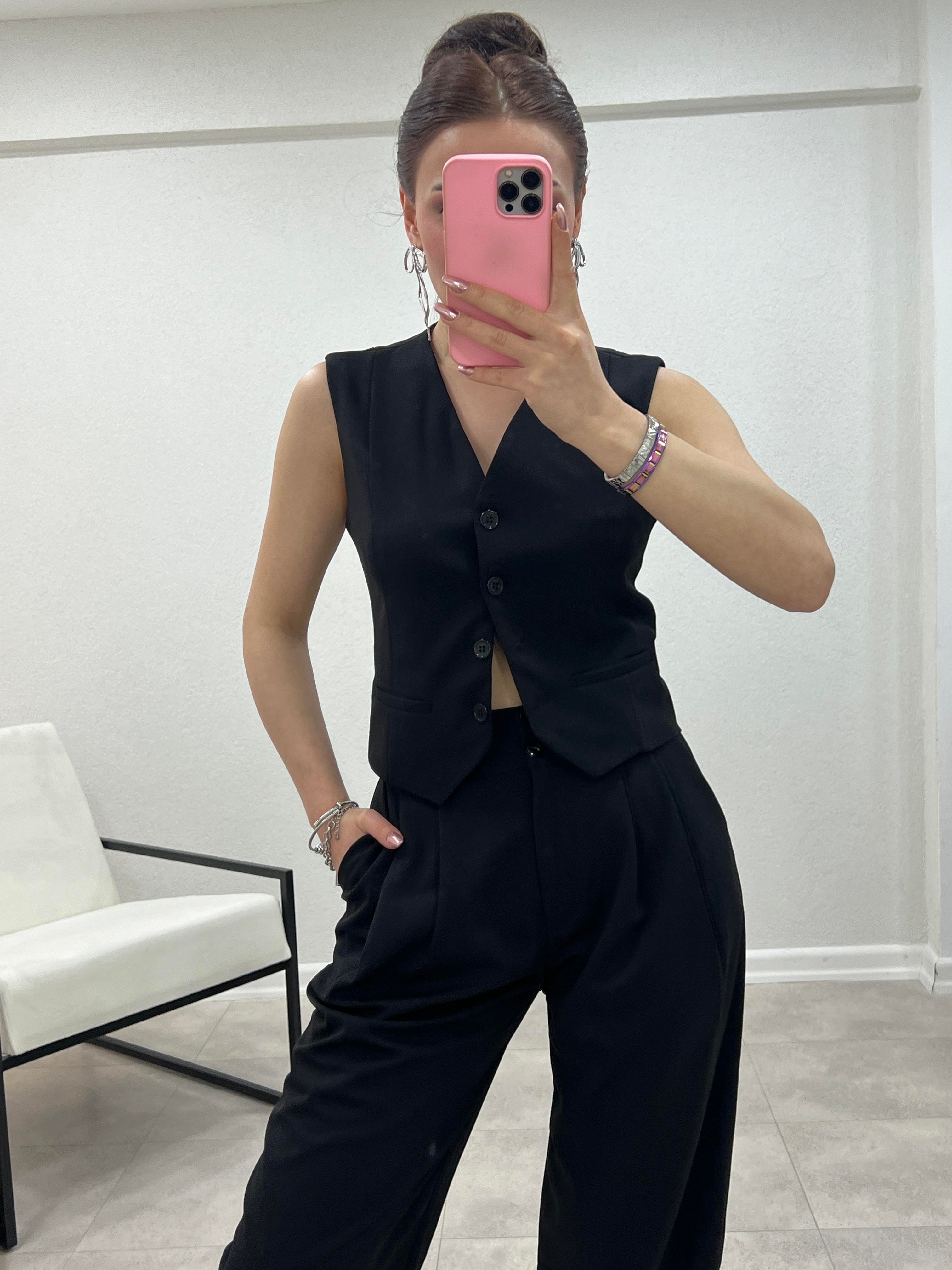 SİYAH DÜĞMELİ YELEK