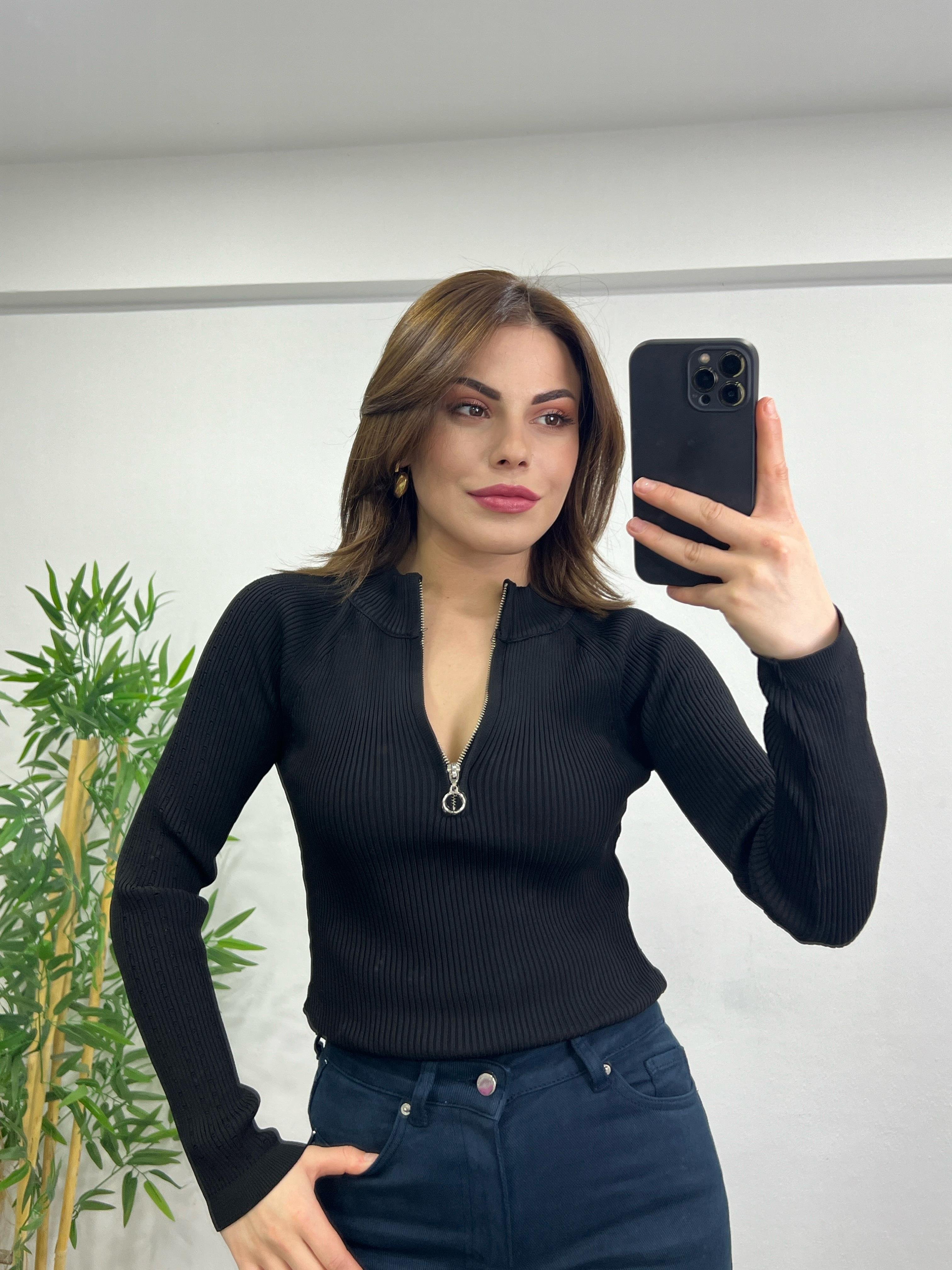 SİYAH FERMUARLI TRİKO