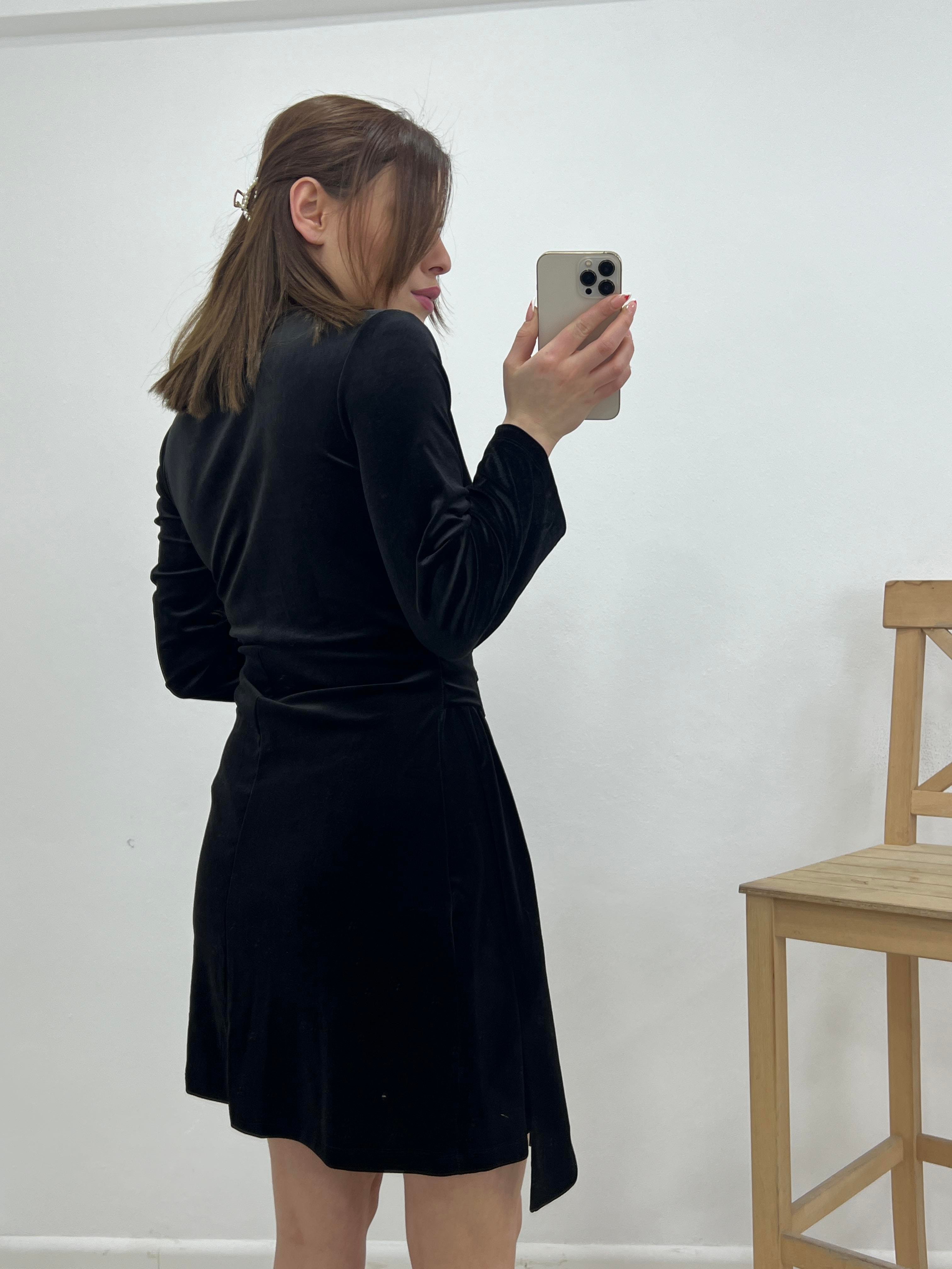 SİYAH KADİFE ELBİSE