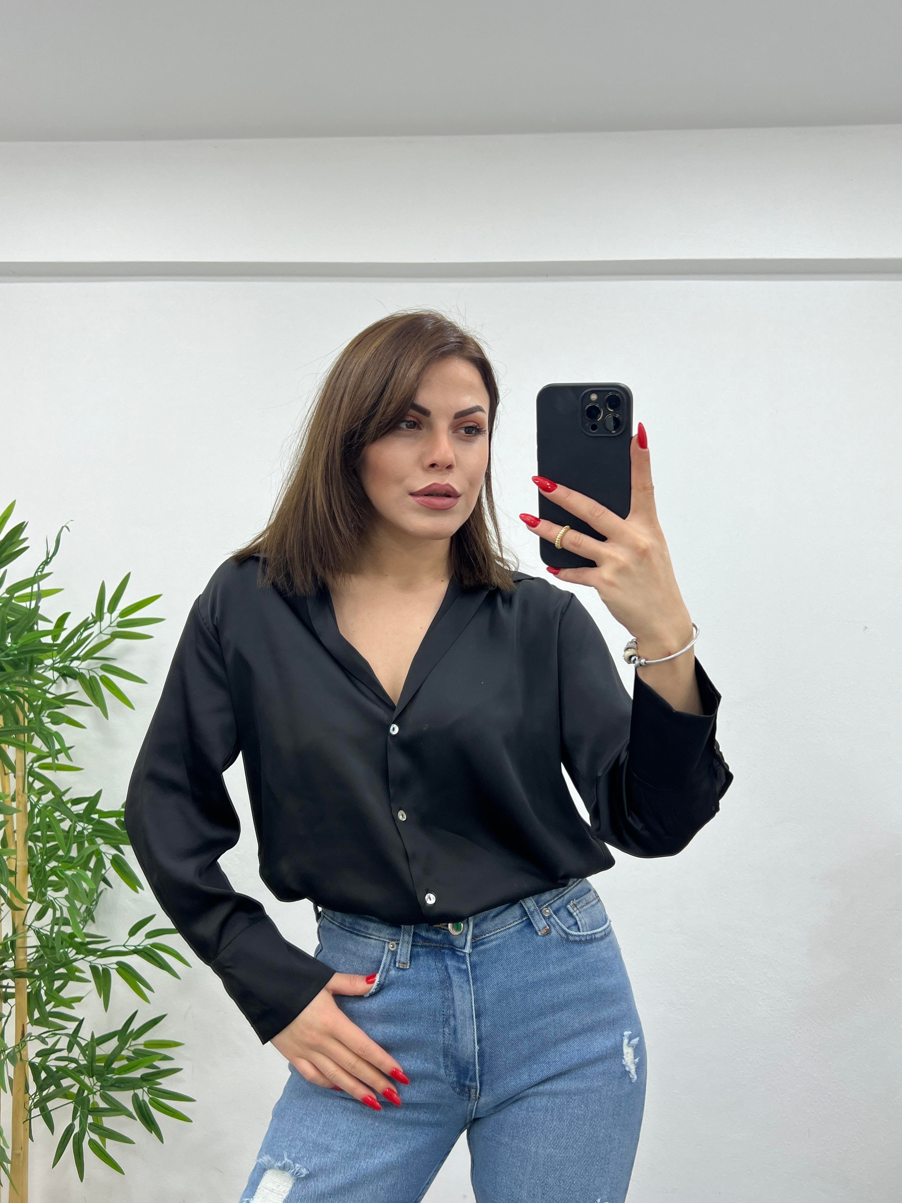 SİYAH SATEN GÖMLEK