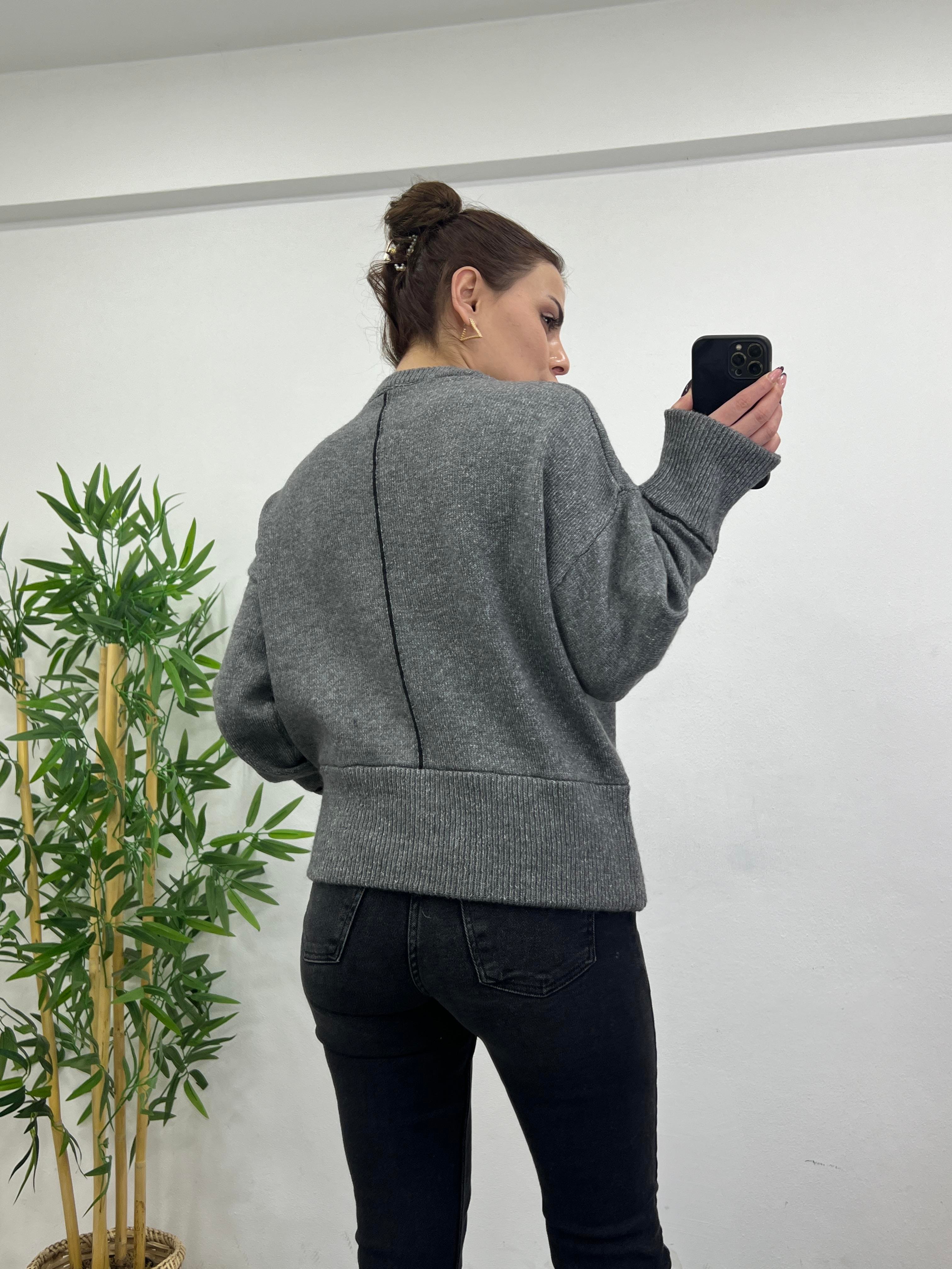 SİYAH ŞERİTLİ KAZAK 