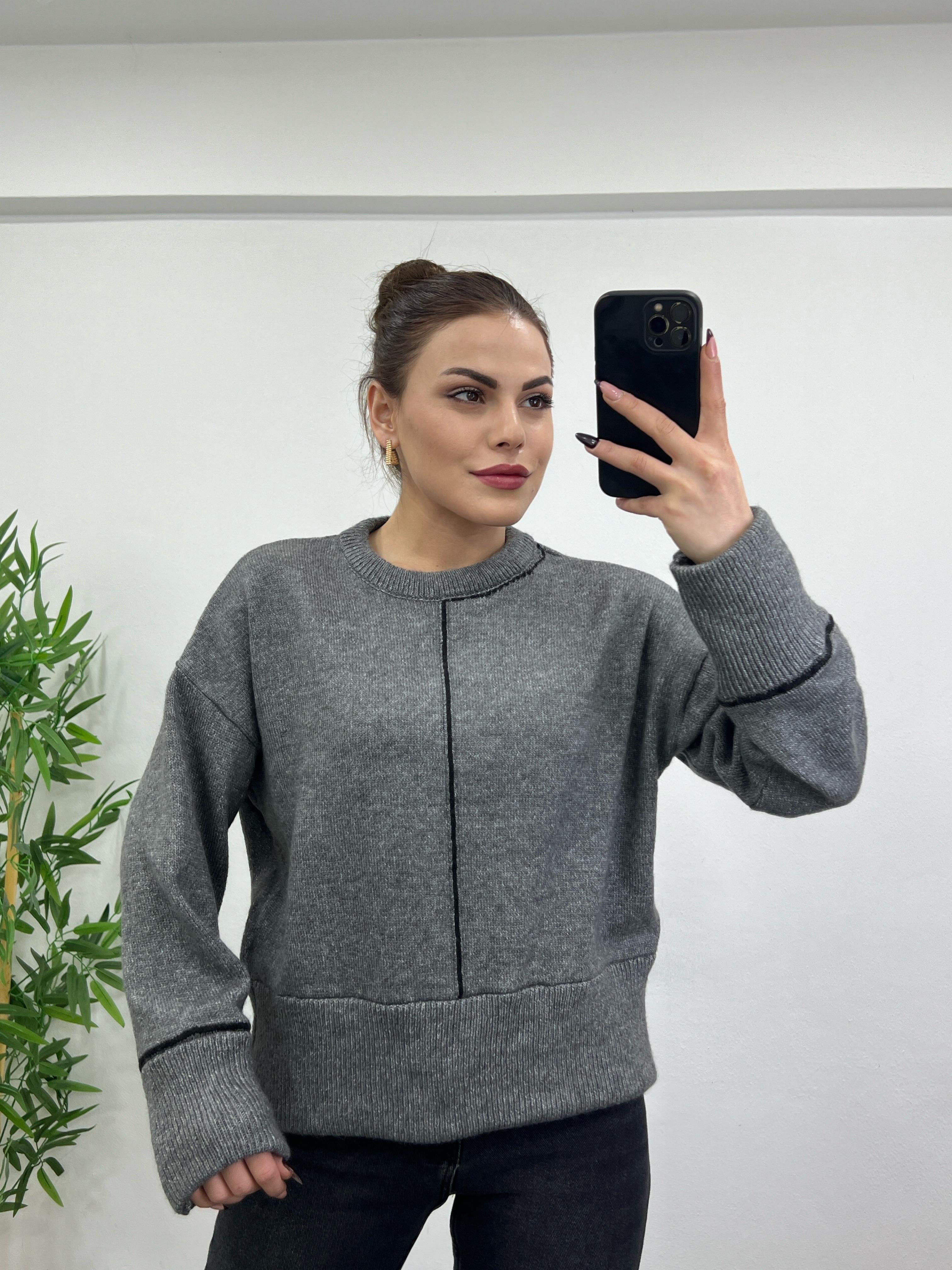 SİYAH ŞERİTLİ KAZAK 