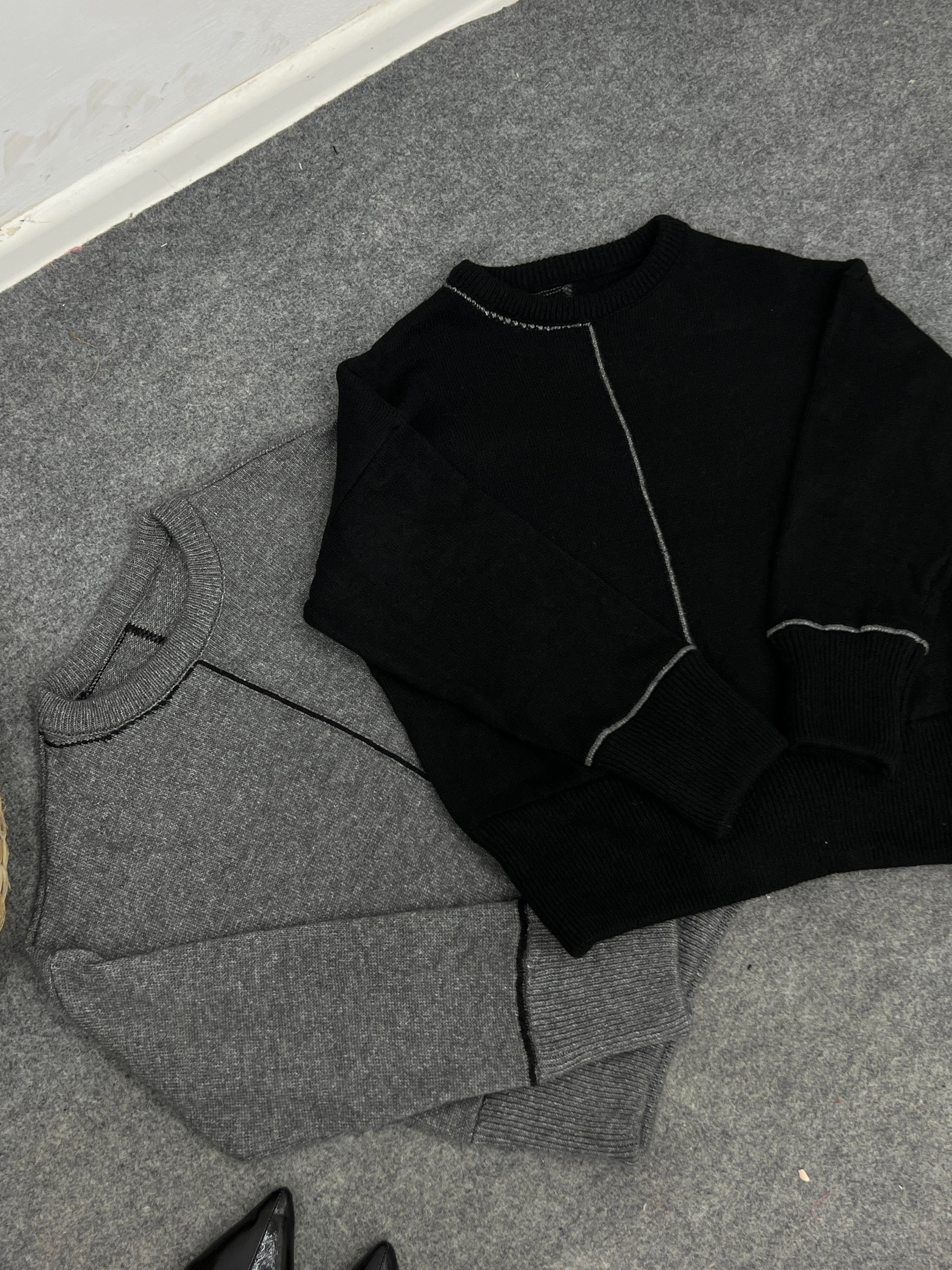 SİYAH ŞERİTLİ KAZAK 