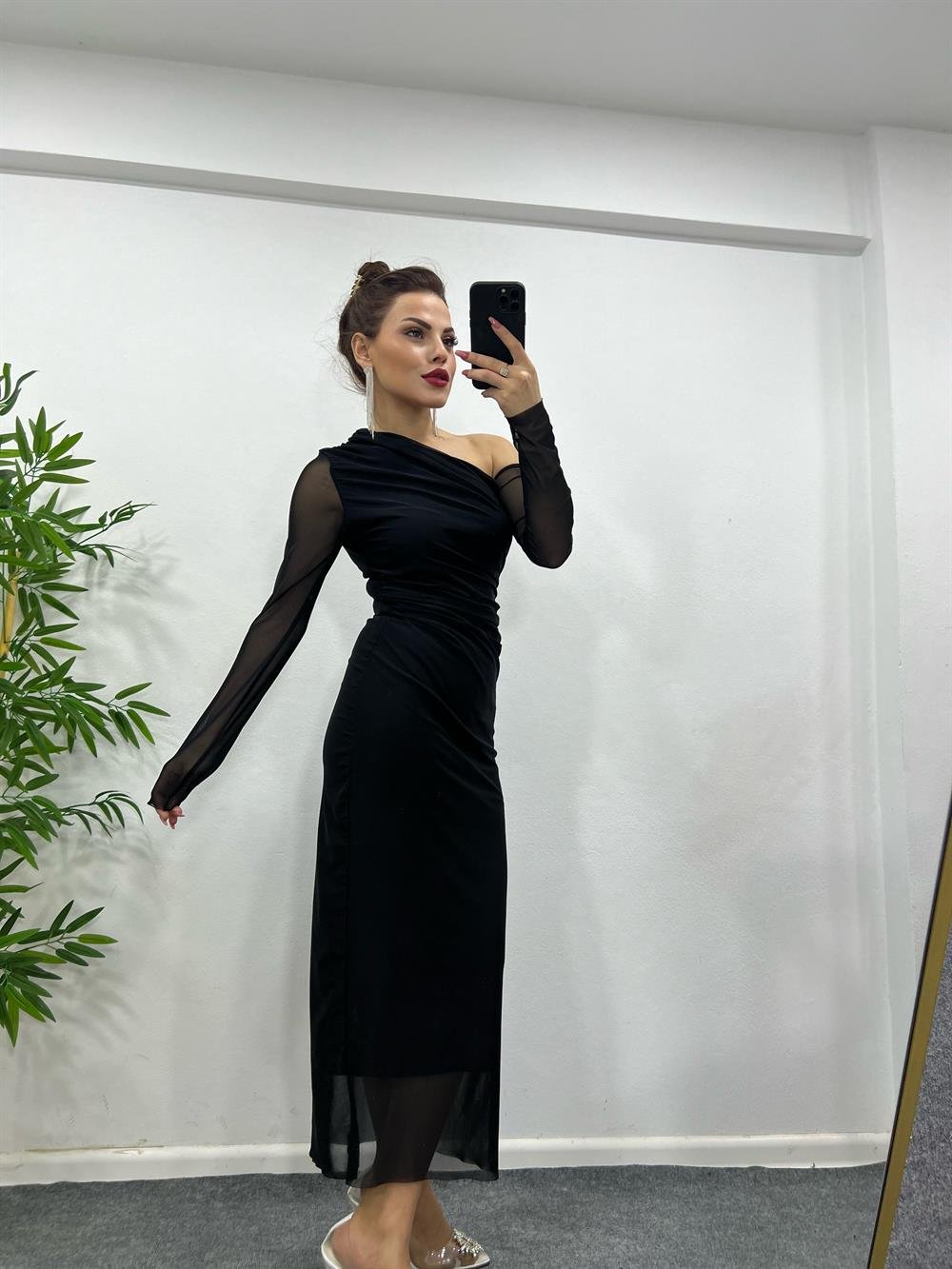 SİYAH TEK OMUZ DRAPELİ ELBİSE