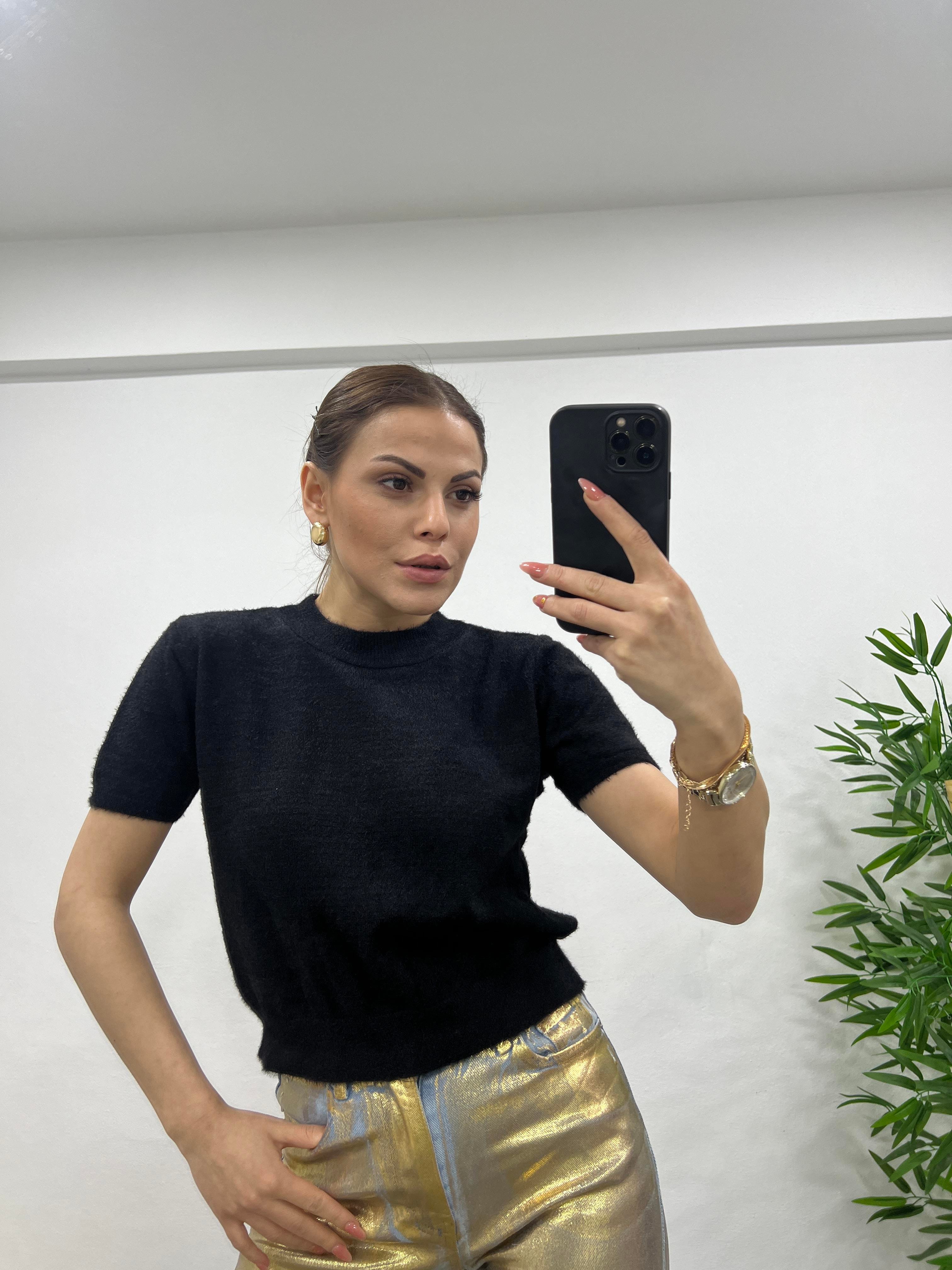 SİYAH YUMOŞ TRİKO