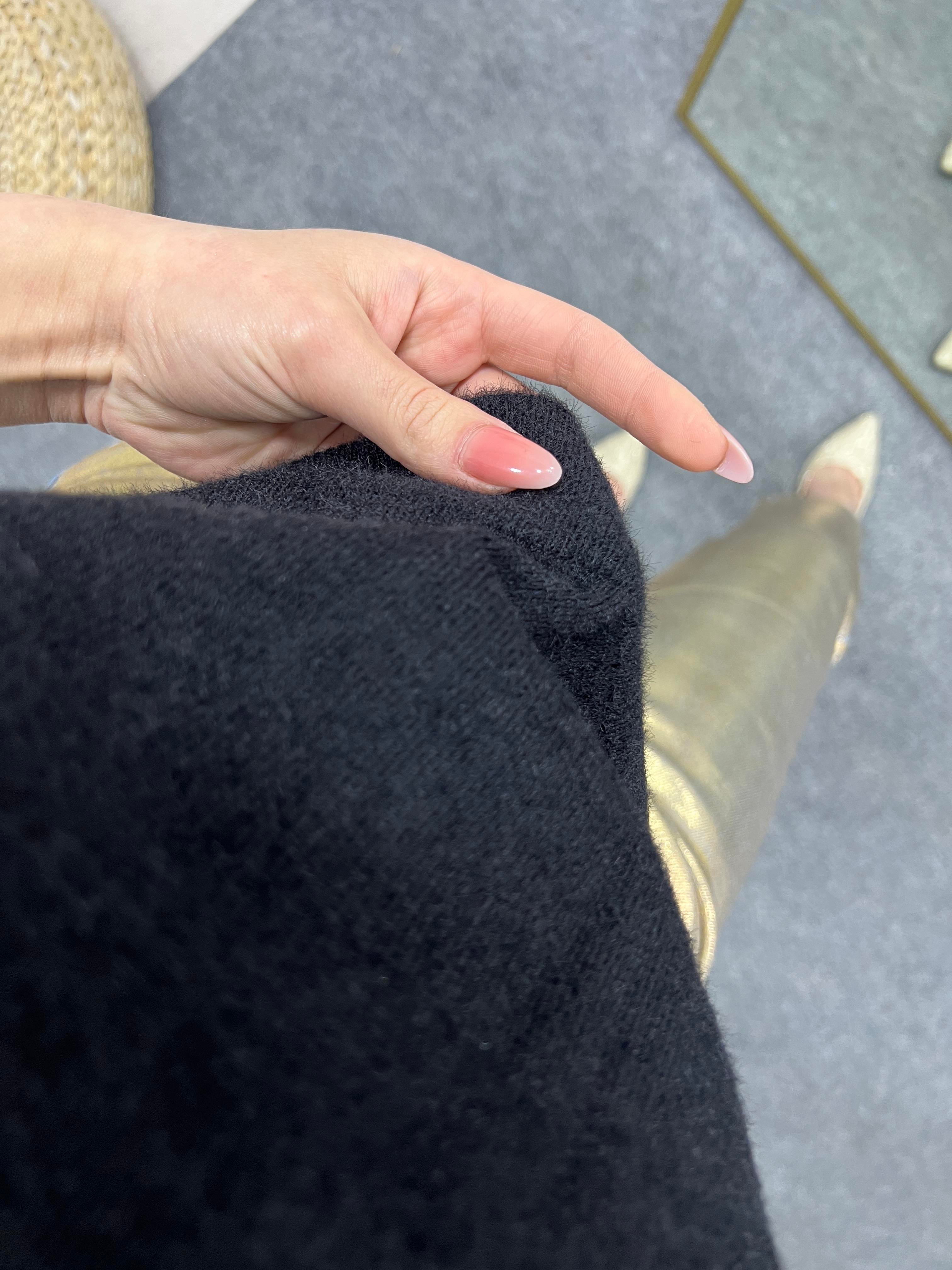 SİYAH YUMOŞ TRİKO