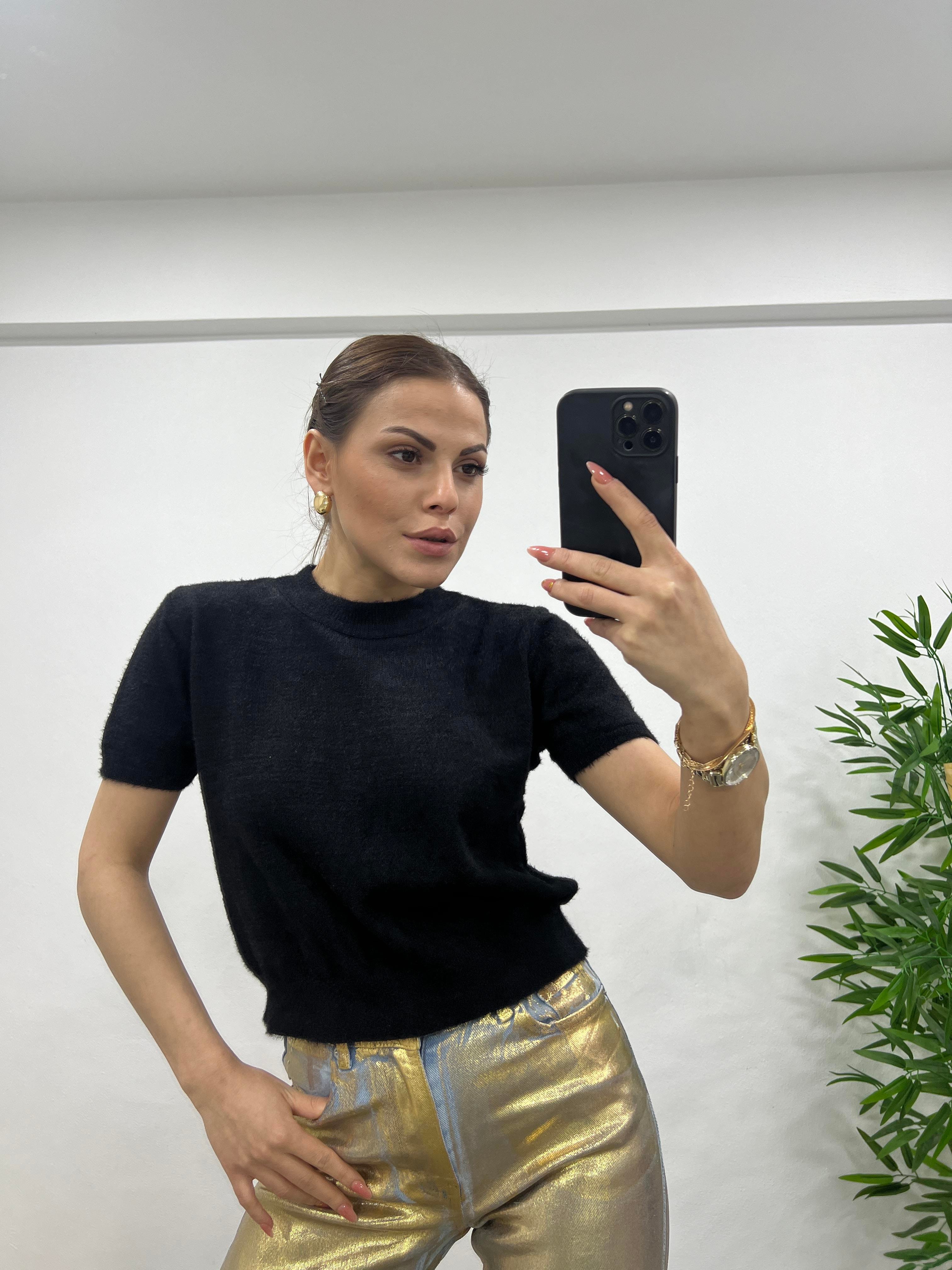 SİYAH YUMOŞ TRİKO