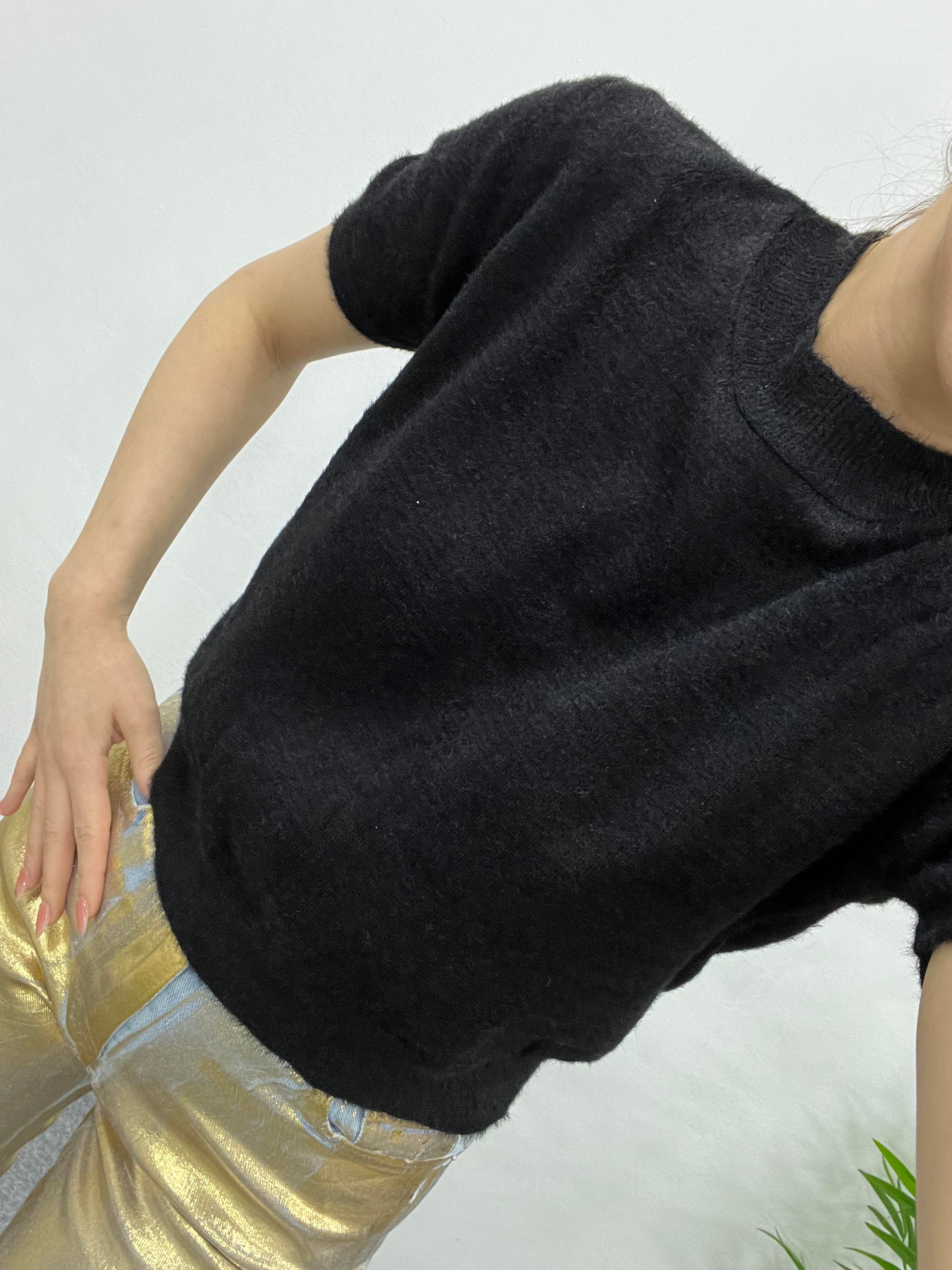 SİYAH YUMOŞ TRİKO