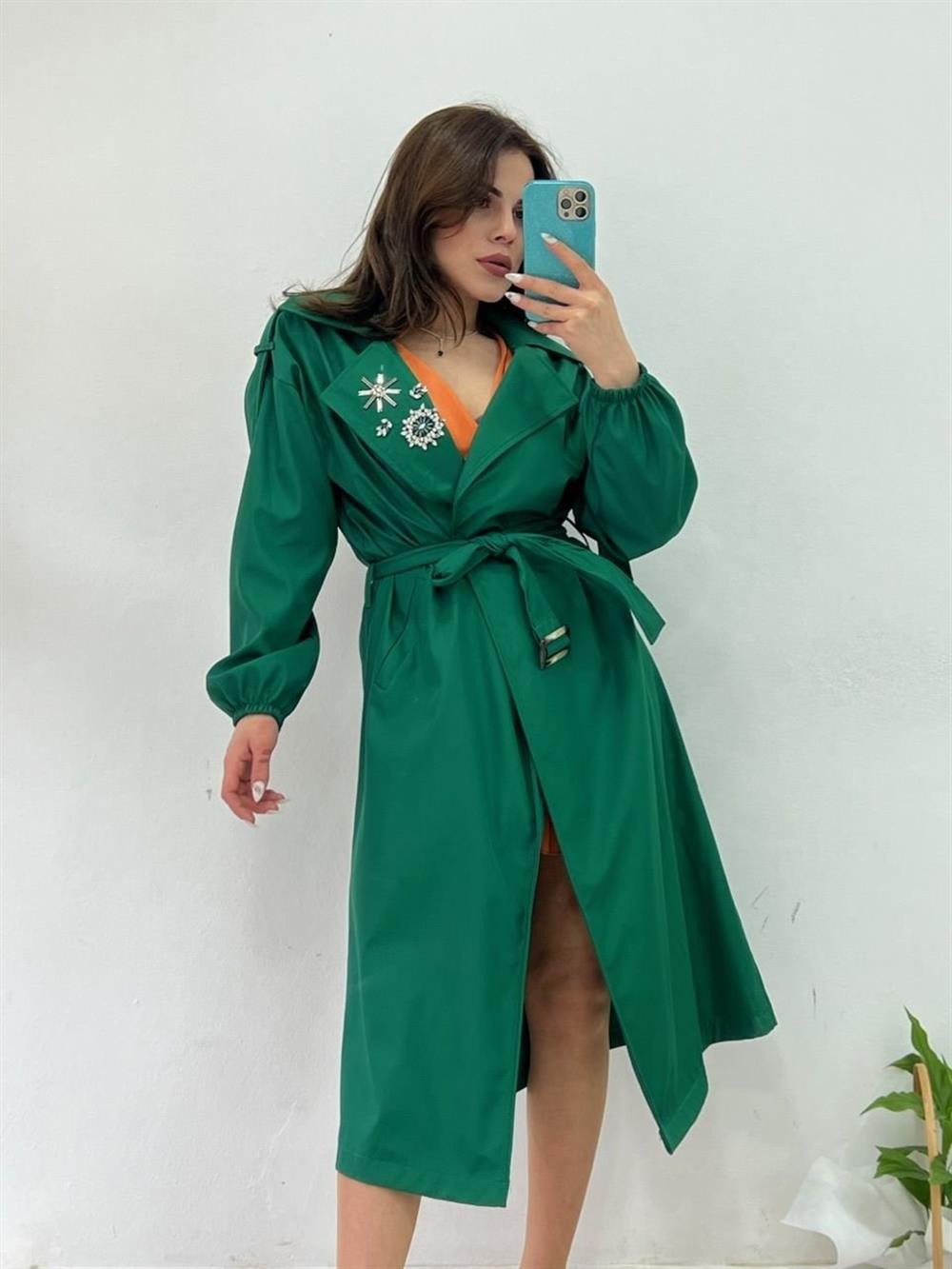 TAŞ DETAYLI YEŞİL TRENCKOT