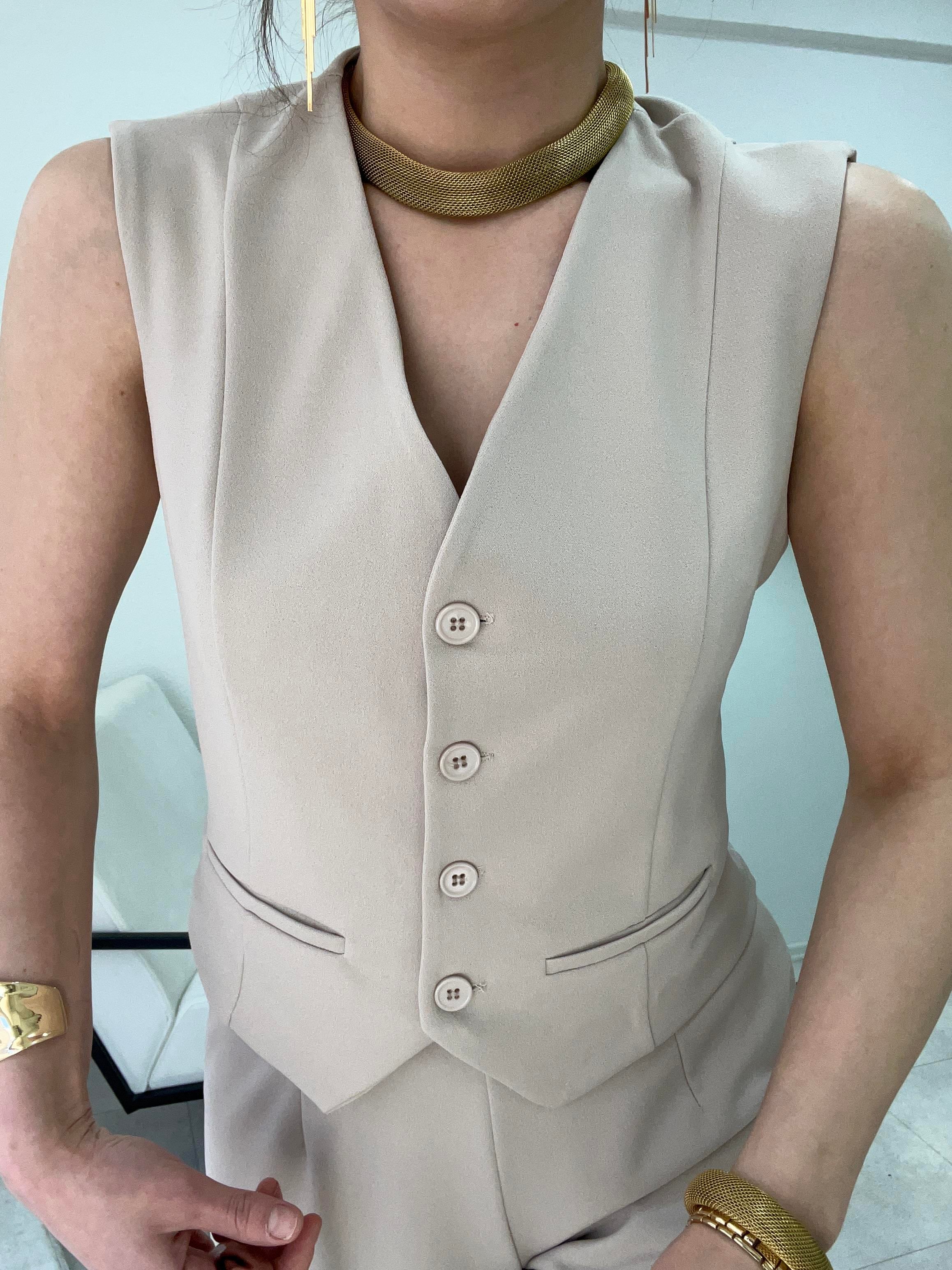 TAŞ DÜĞMELİ YELEK