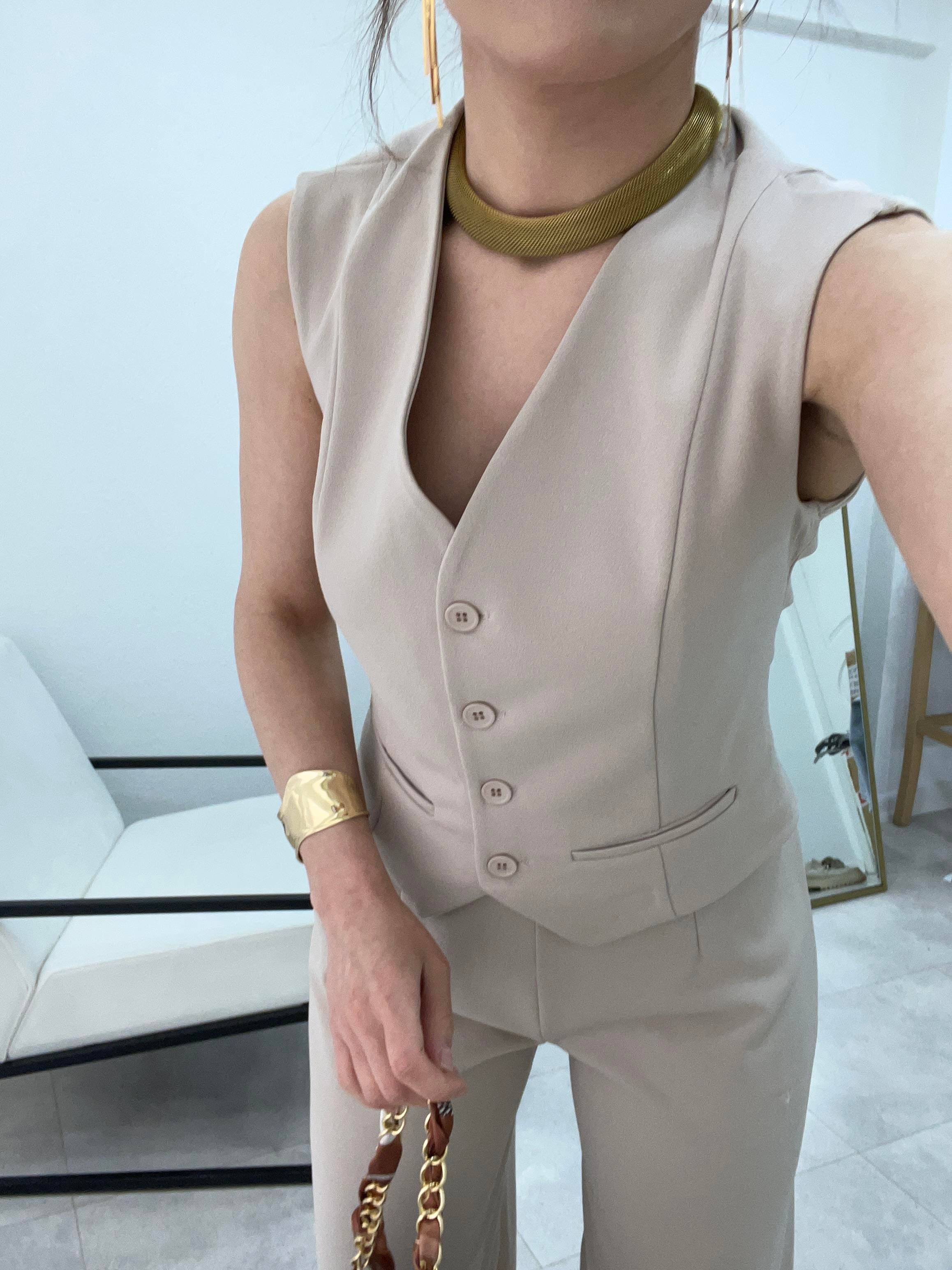 TAŞ DÜĞMELİ YELEK