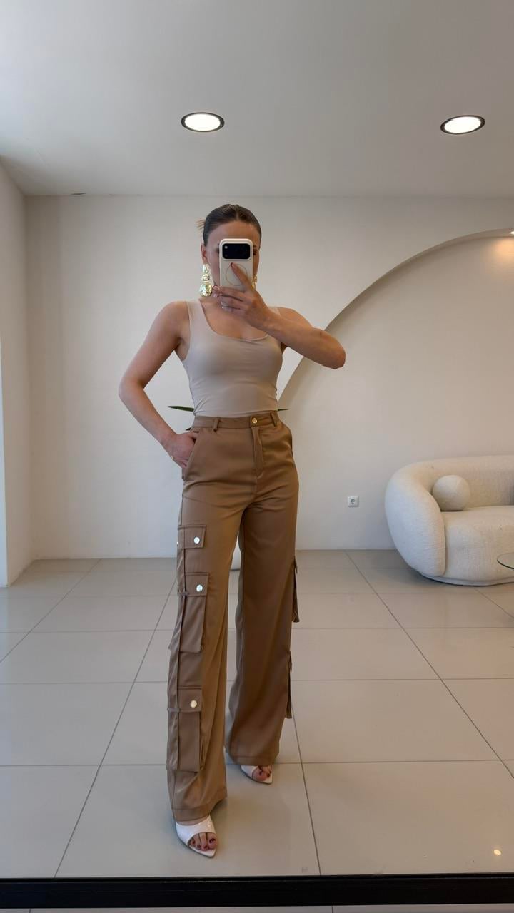 TASARIM BÜYÜK KARGO CEPLİ SATEN PANTOLON CAMEL