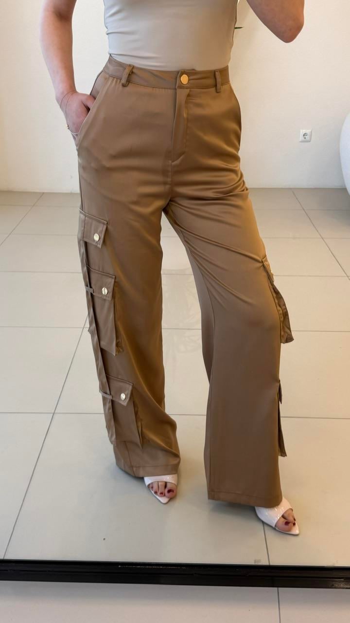 TASARIM BÜYÜK KARGO CEPLİ SATEN PANTOLON CAMEL