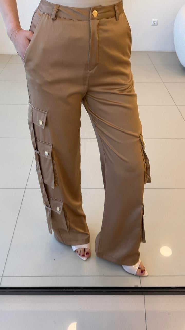 TASARIM BÜYÜK KARGO CEPLİ SATEN PANTOLON CAMEL