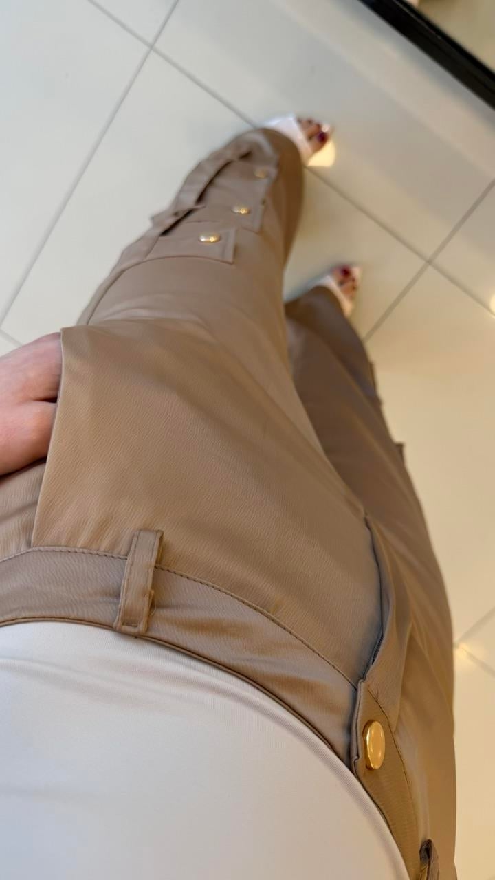 TASARIM BÜYÜK KARGO CEPLİ SATEN PANTOLON CAMEL