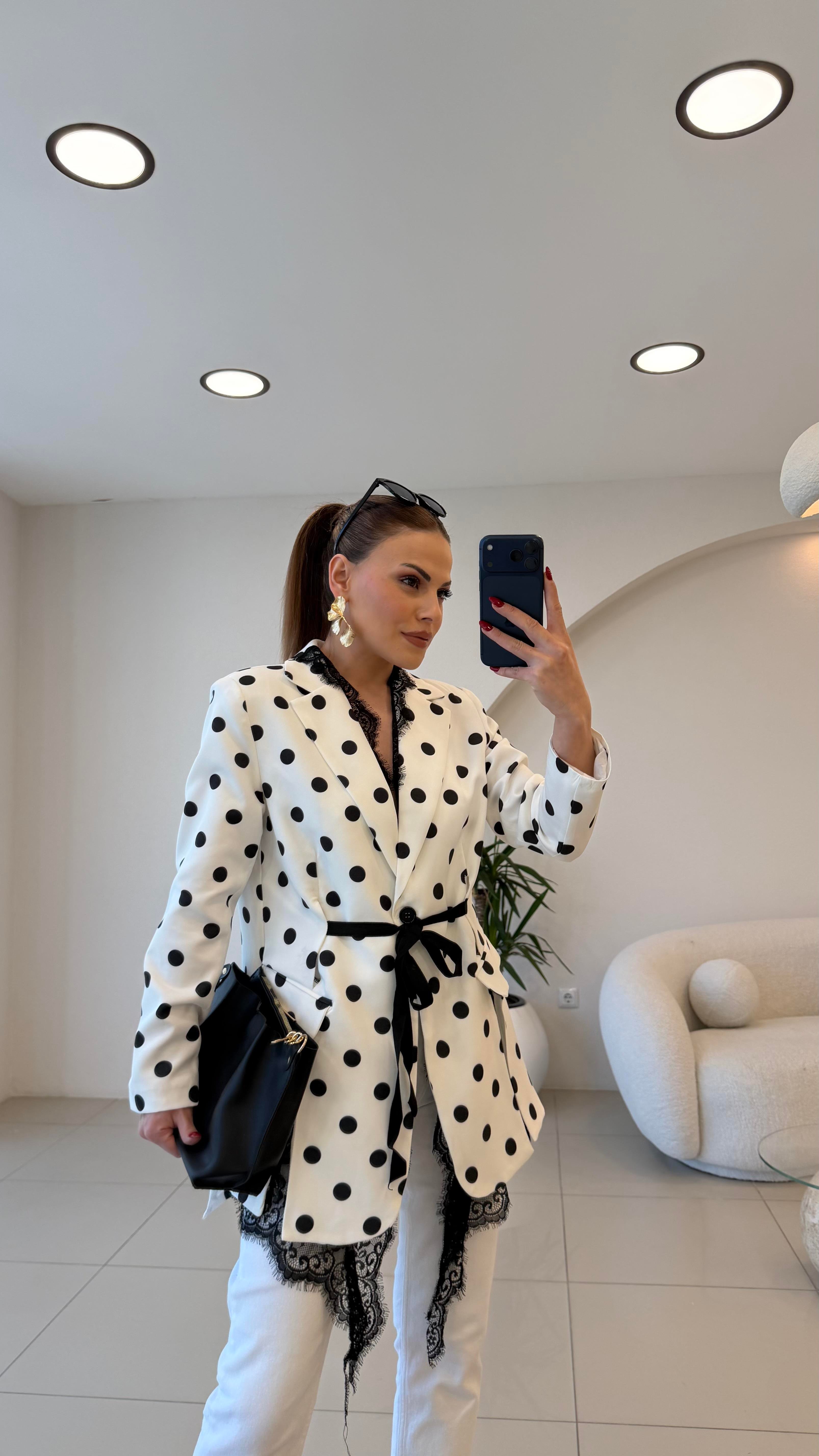 TASARIM DANTELLİ PUANTİYELİ CEKET