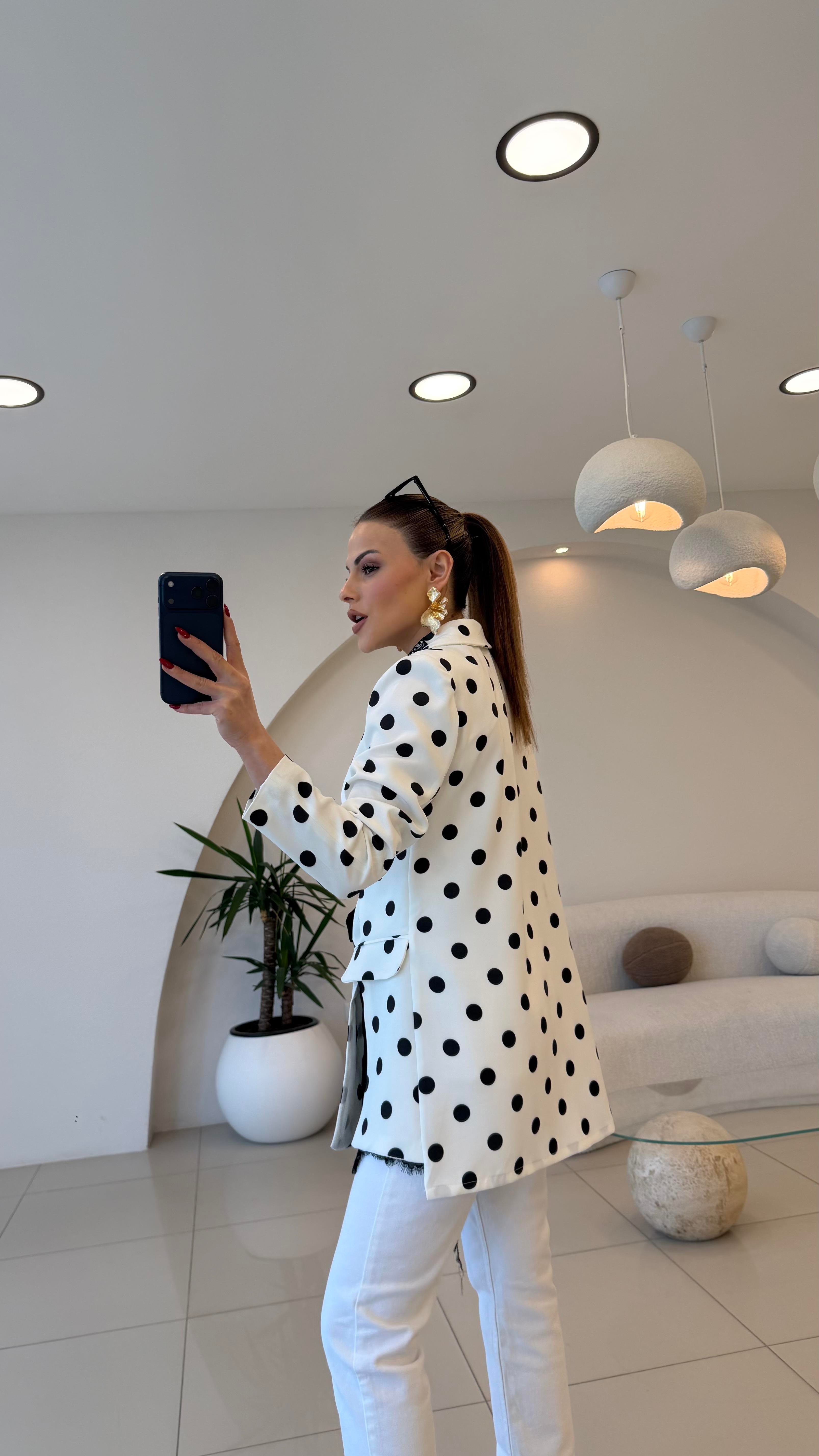 TASARIM DANTELLİ PUANTİYELİ CEKET