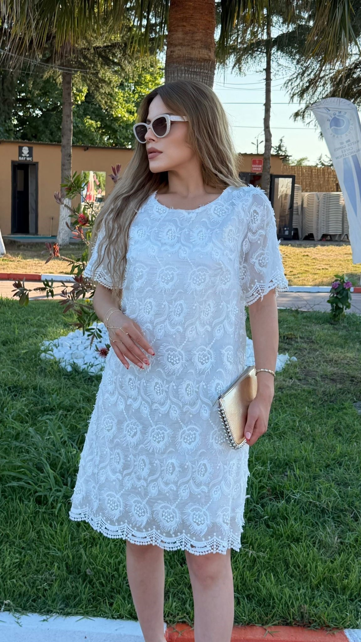 TASARIM GÜPÜRLÜ BASİC BEYAZ ELBİSE 