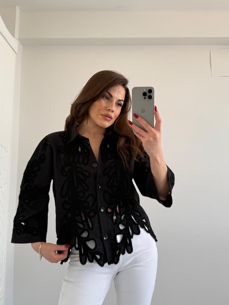 TASARIM İŞLEMELİ GÖMLEK SİYAH